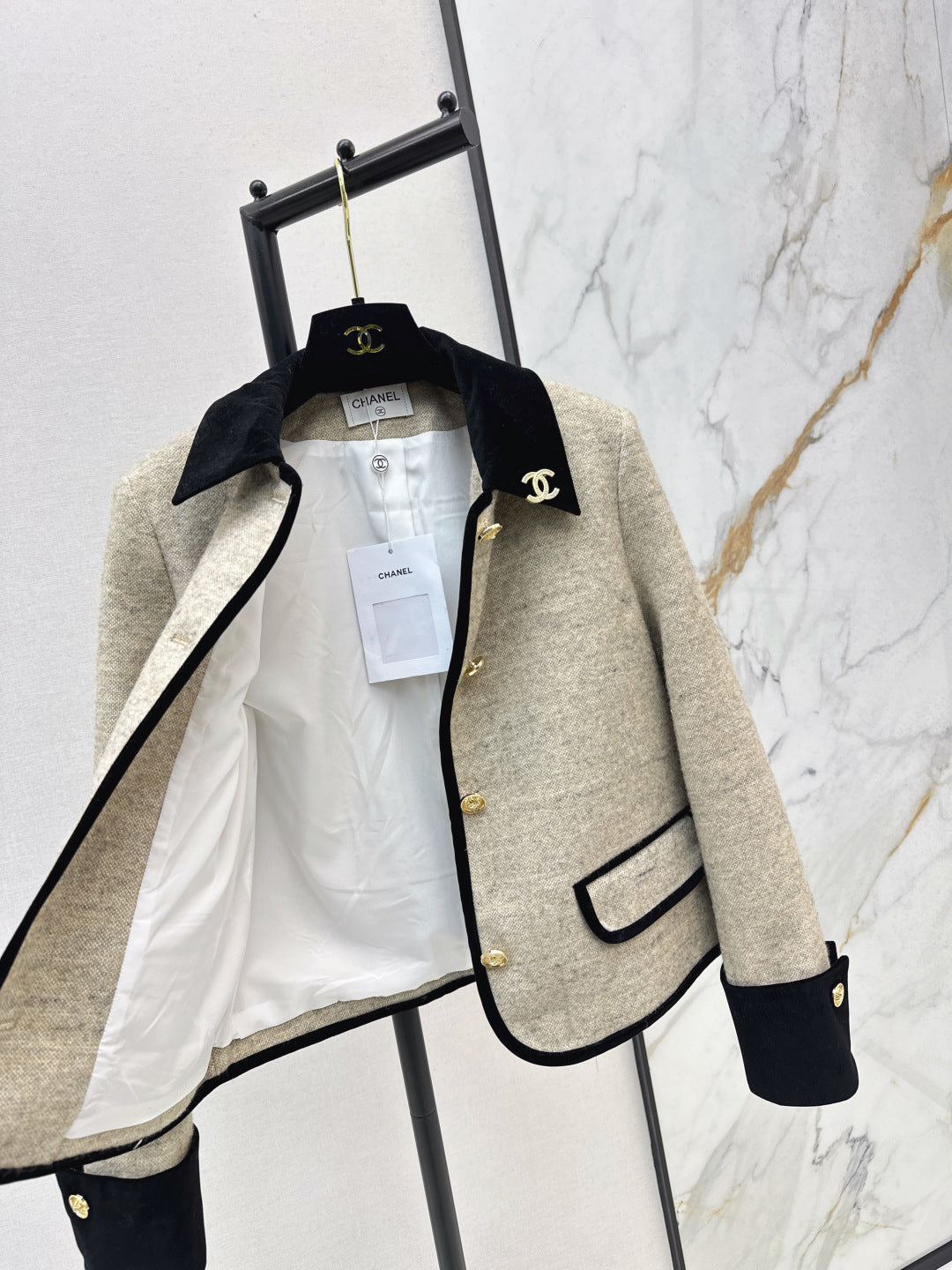 25FW New Velvet Patchwork coat: Retro and Stylish