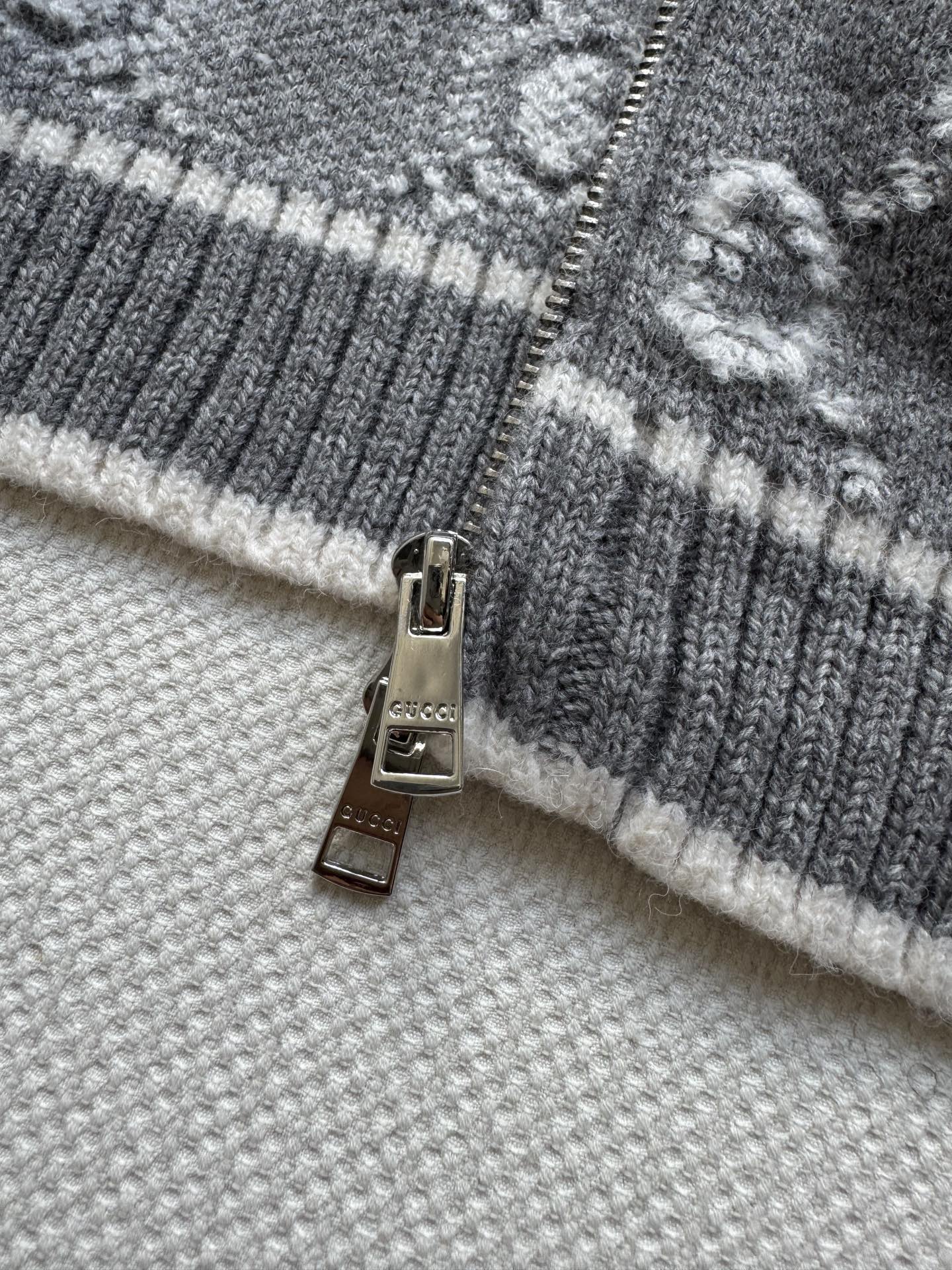 🔥HOT🔥25FW autumn and winter new model stand collar all-print zipper cardigan