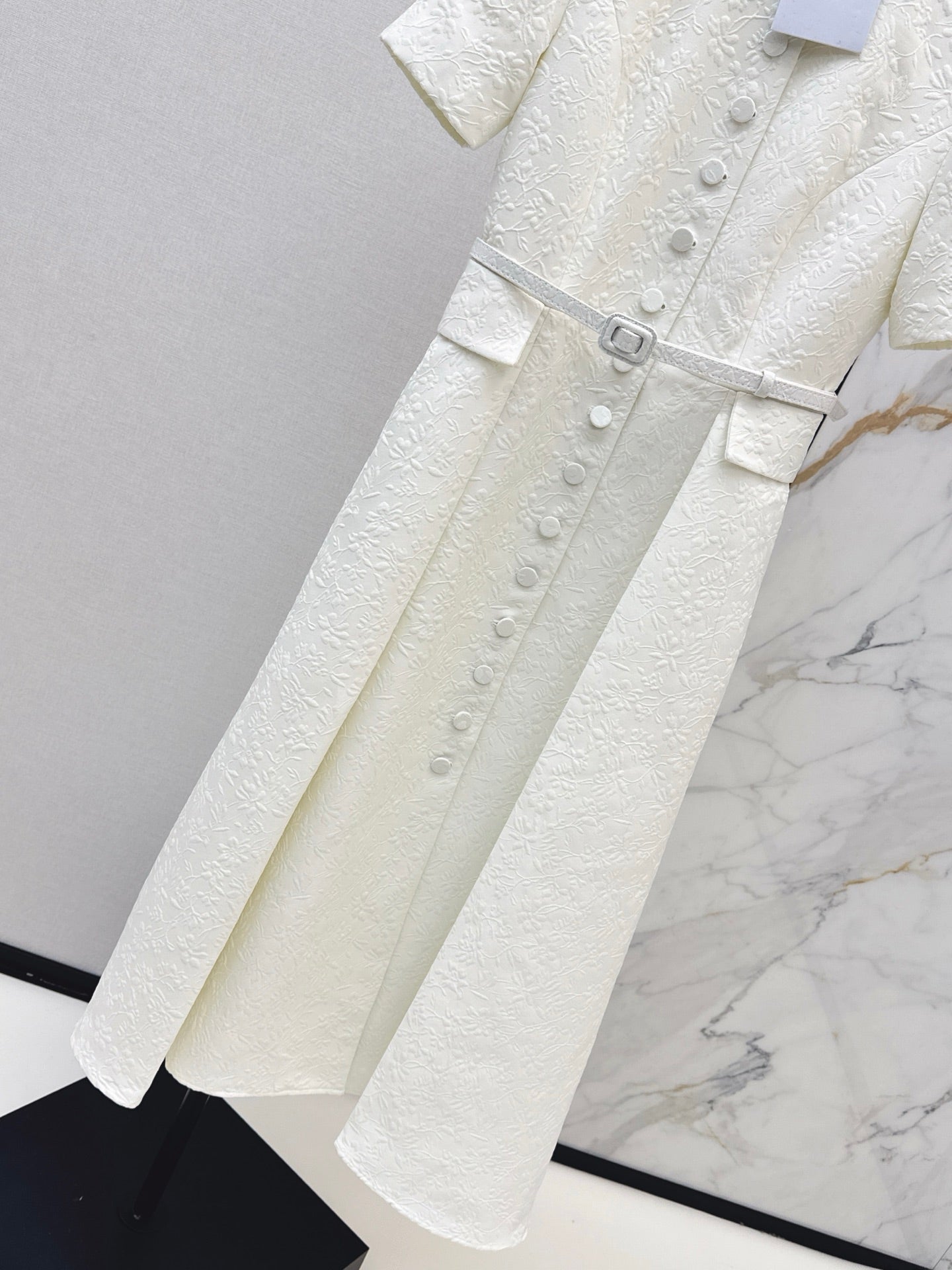 26SS early spring latest white stand-collar dress