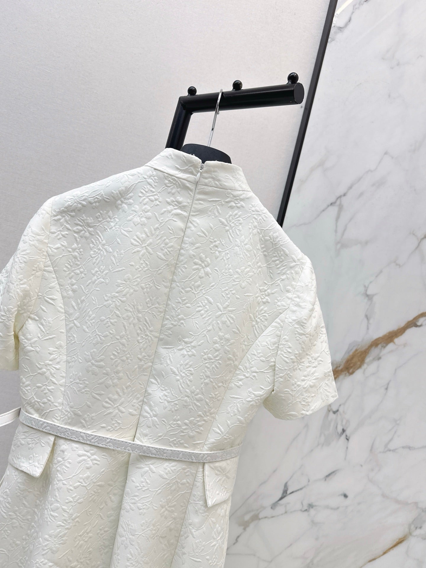 26SS early spring latest white stand-collar dress