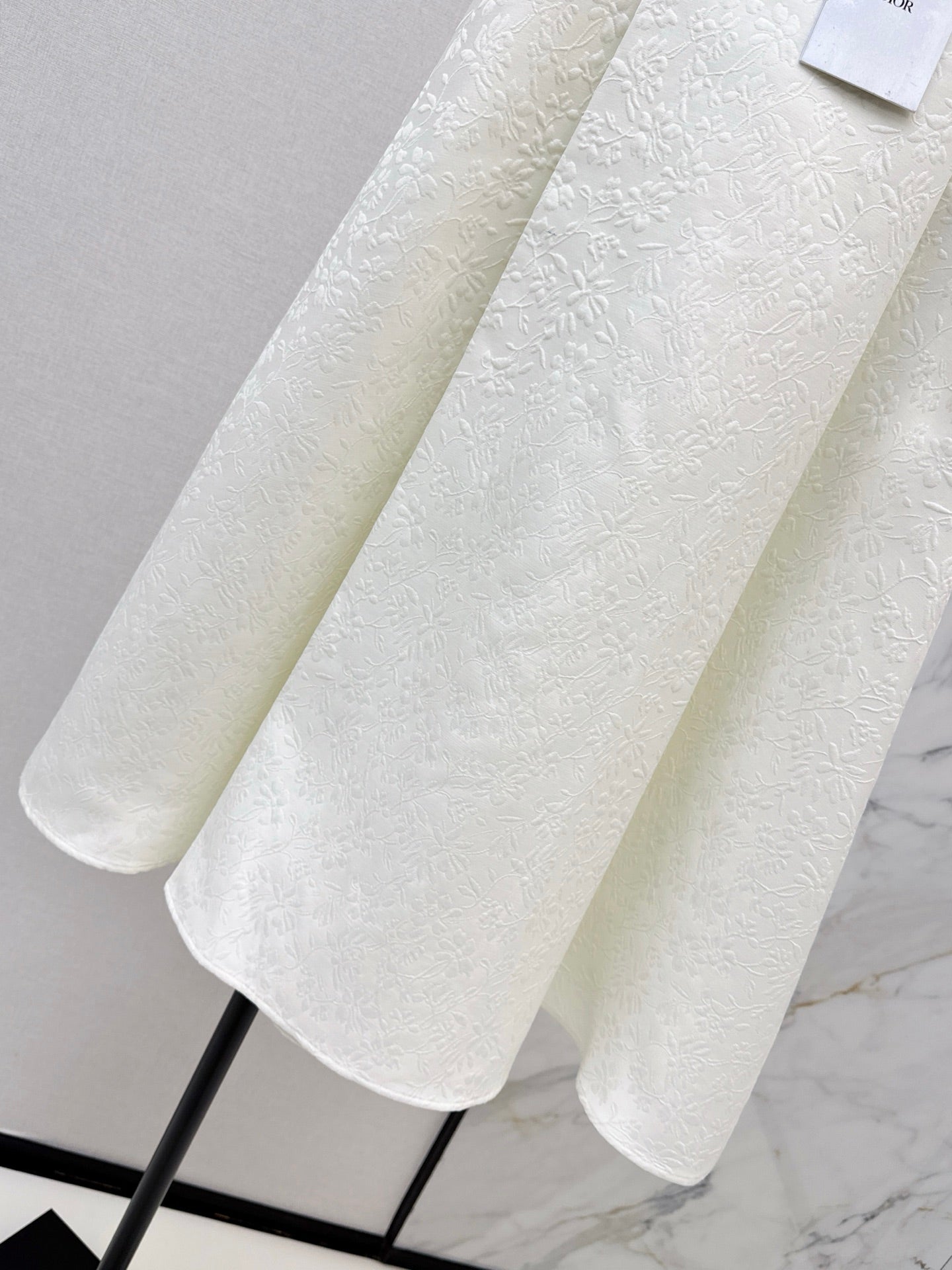 26SS early spring latest white skirt