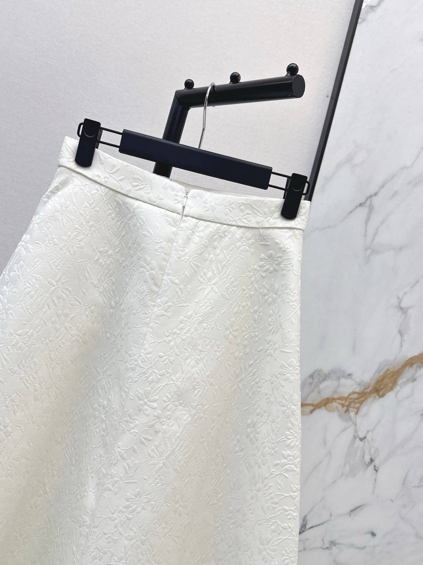 26SS early spring latest white skirt