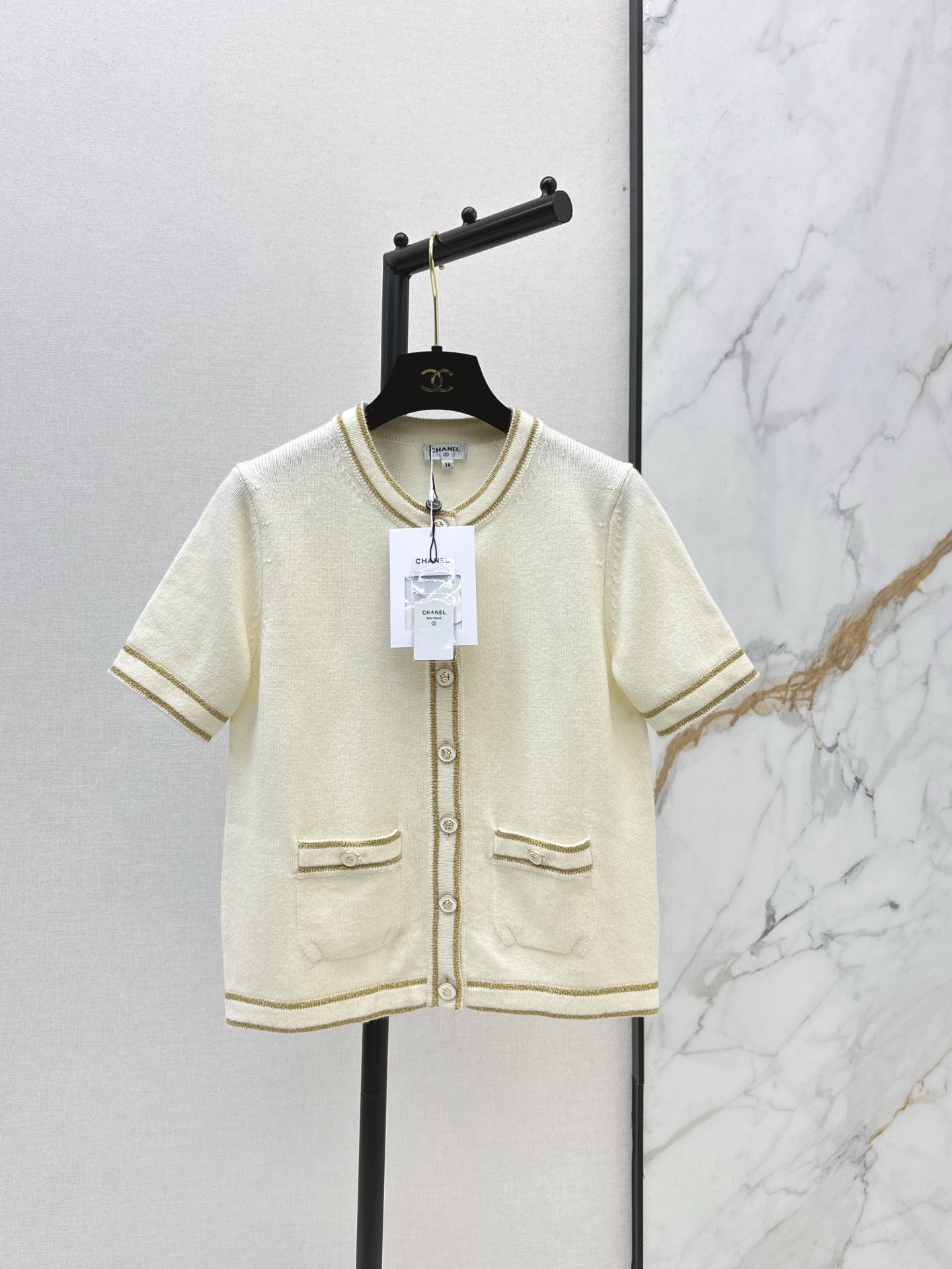 25 early autumn new round neck lion head three-dimensional intarsia metal buckle gold stripe short-sleeved cardigan