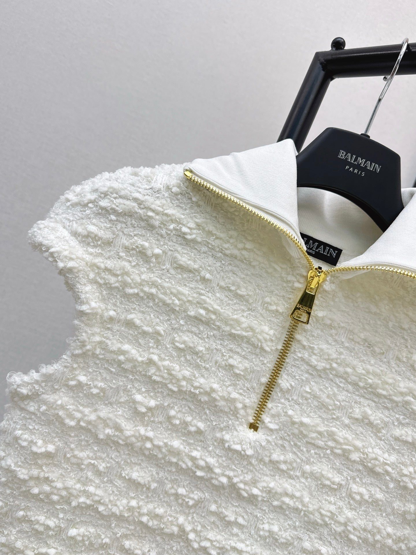 25FW latest half-cardigan sleeveless sweater