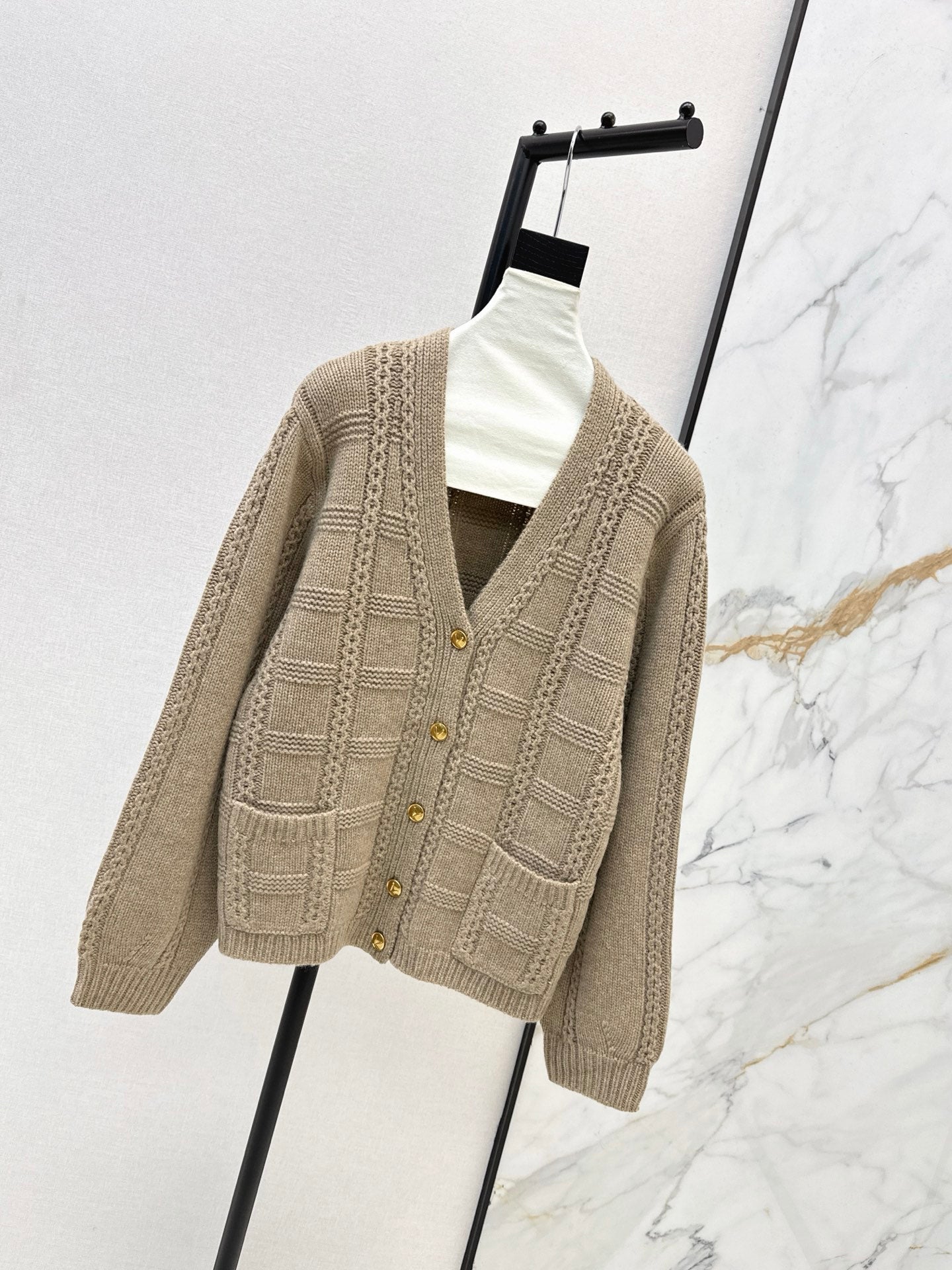 25FW latest three-dimensional crocheted V-neck cardigan