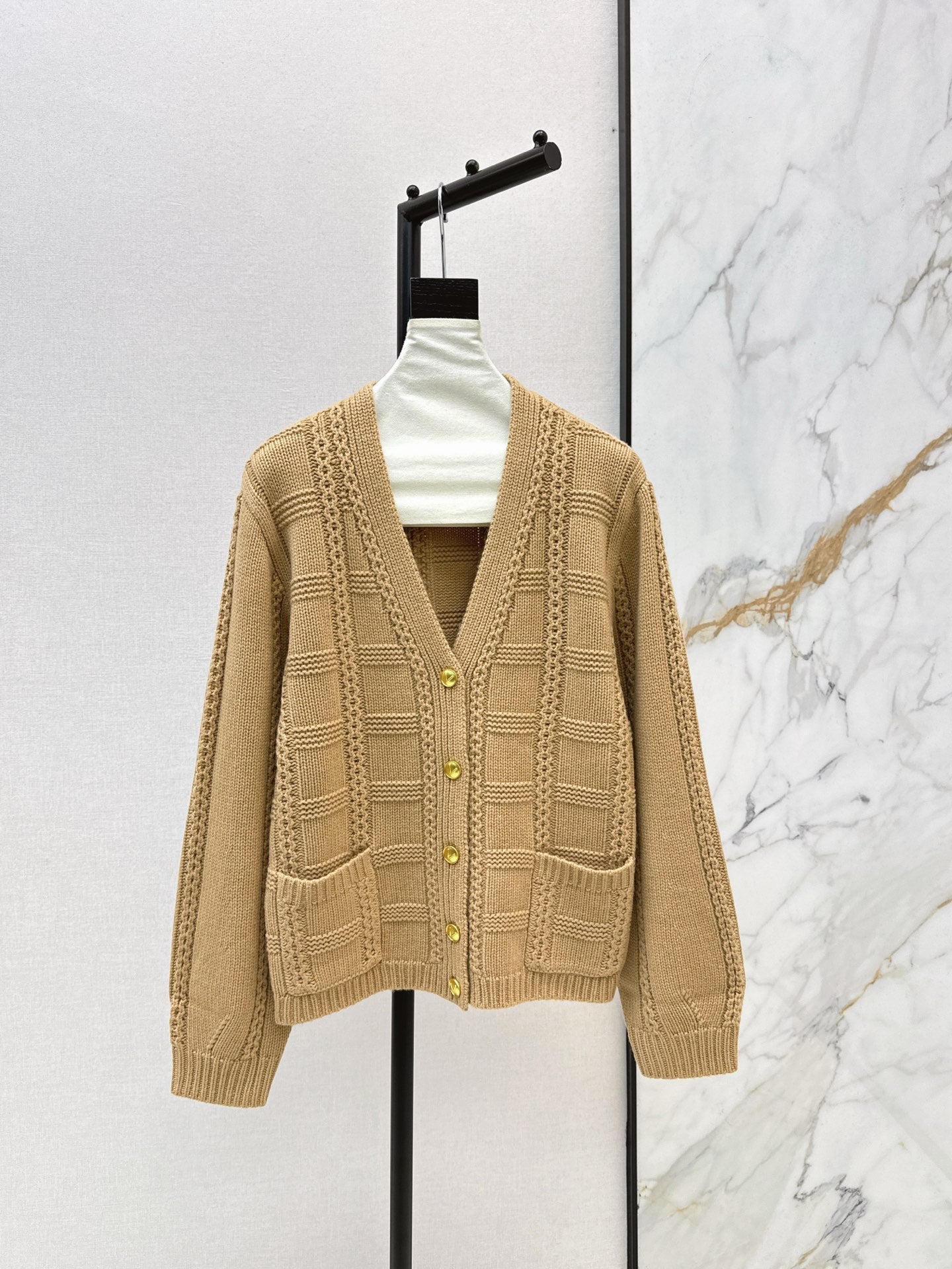25FW latest three-dimensional crocheted V-neck cardigan
