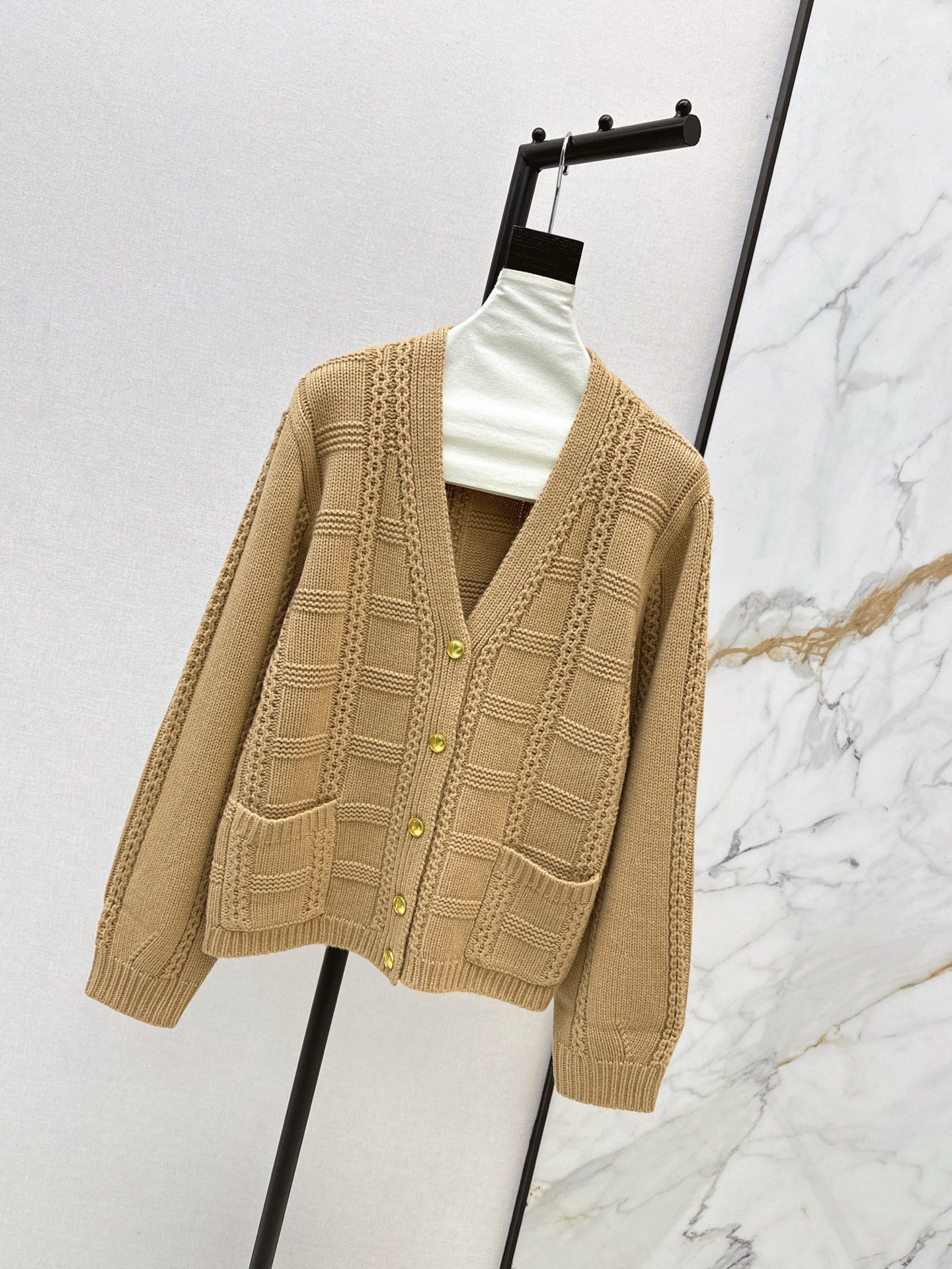 25FW latest three-dimensional crocheted V-neck cardigan
