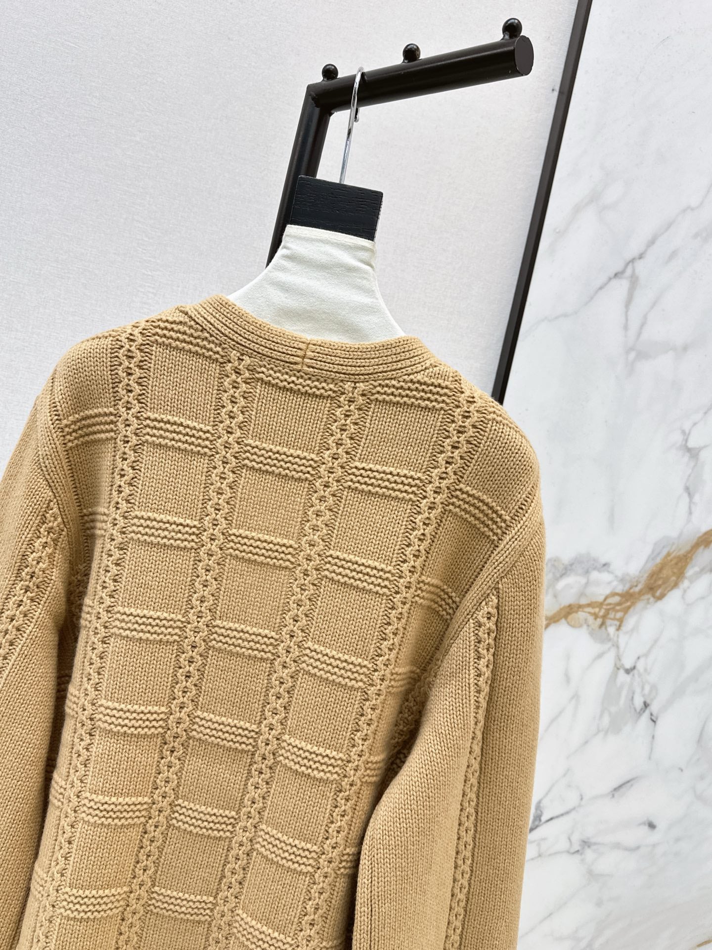 25FW latest three-dimensional crocheted V-neck cardigan