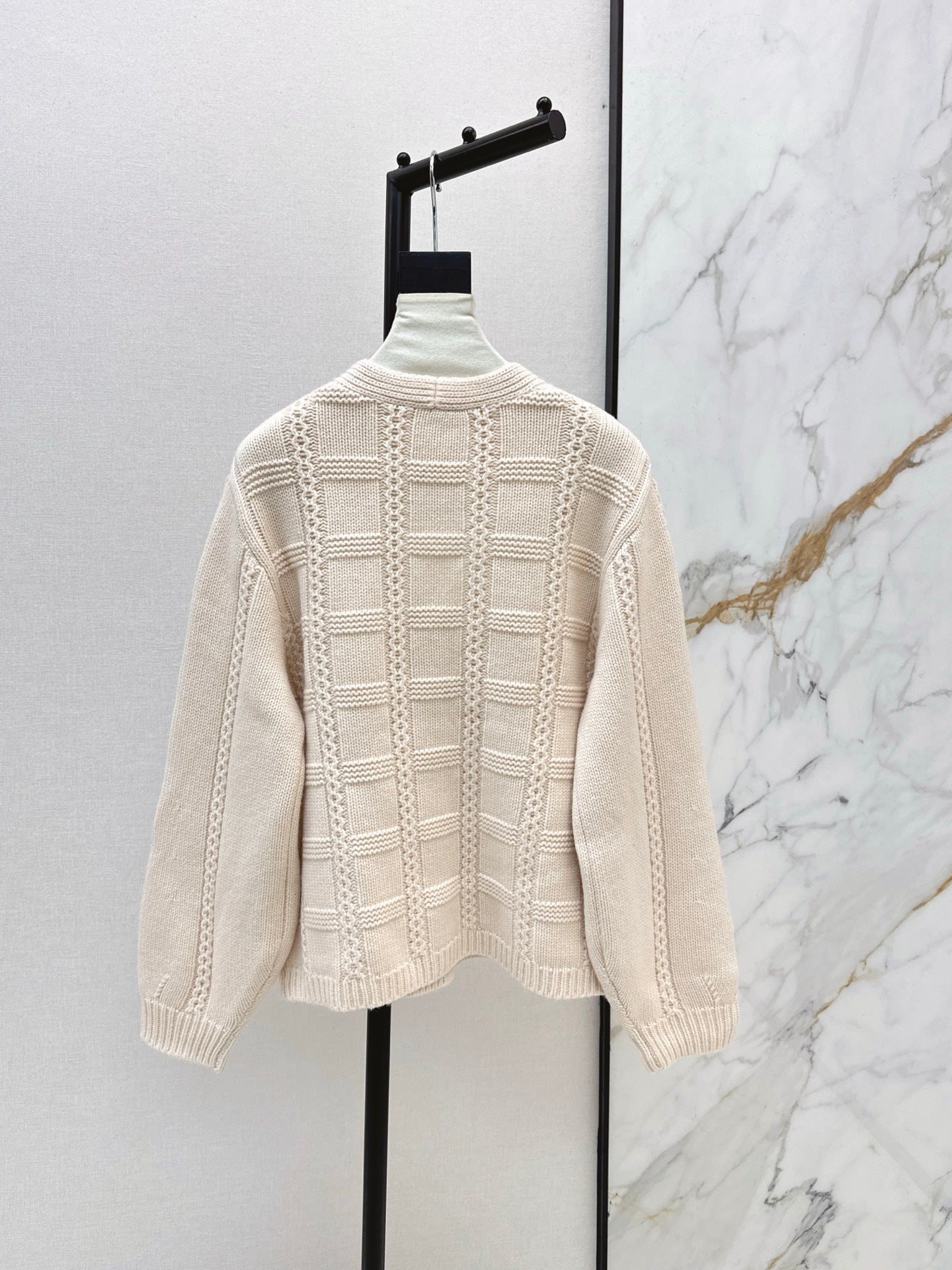 25FW latest three-dimensional crocheted V-neck cardigan