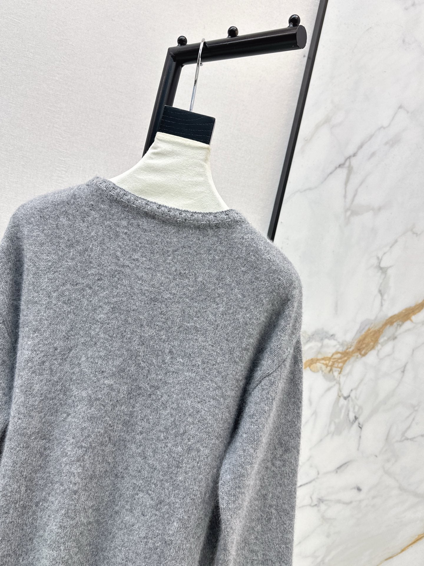 25FW latest all-match crew neck sweater