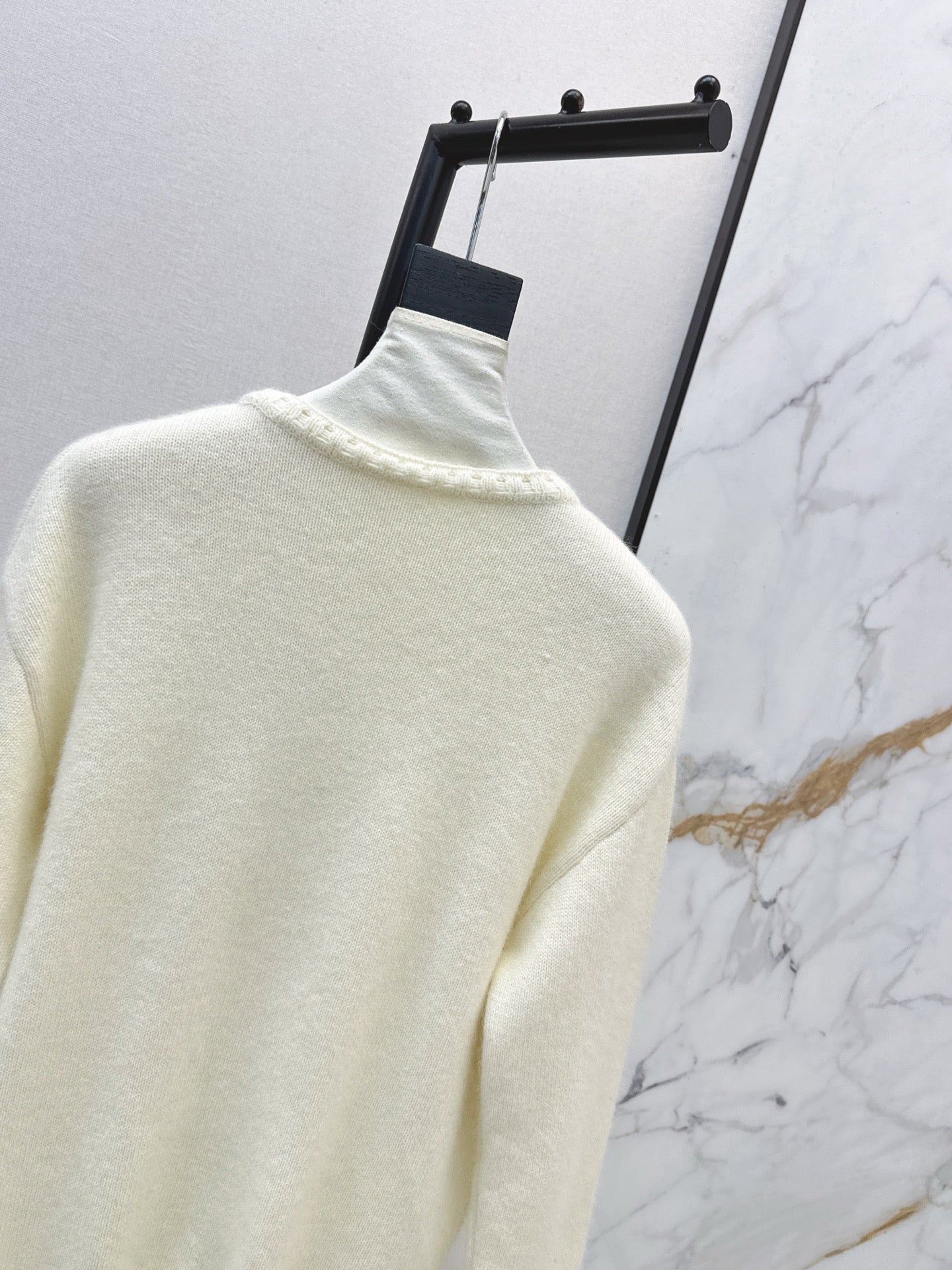 25FW latest all-match crew neck sweater