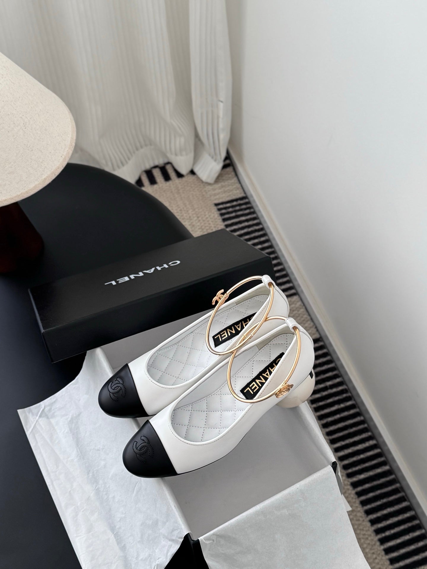 26C series color-blocked bow ribbon anklet giant pearl high heels (height: 7cm)