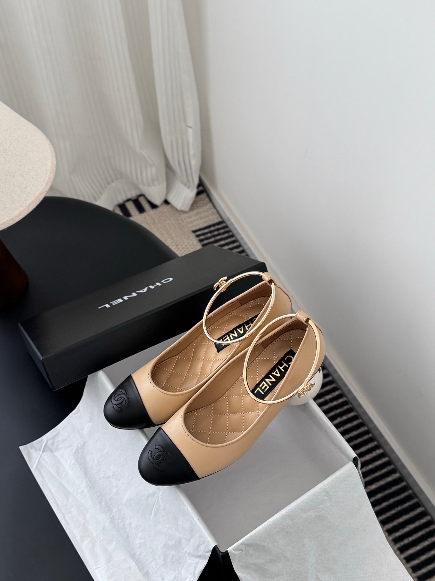 26C series color-blocked bow ribbon anklet giant pearl high heels (height: 7cm)