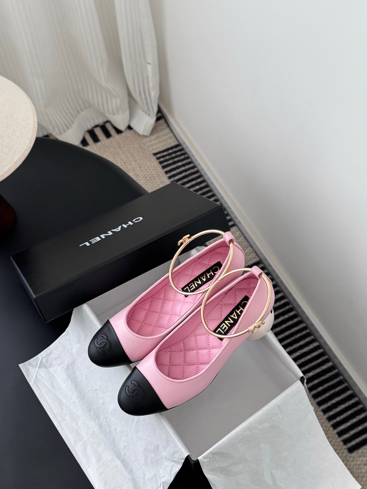 26C series color-blocked bow ribbon anklet giant pearl high heels (height: 7cm)