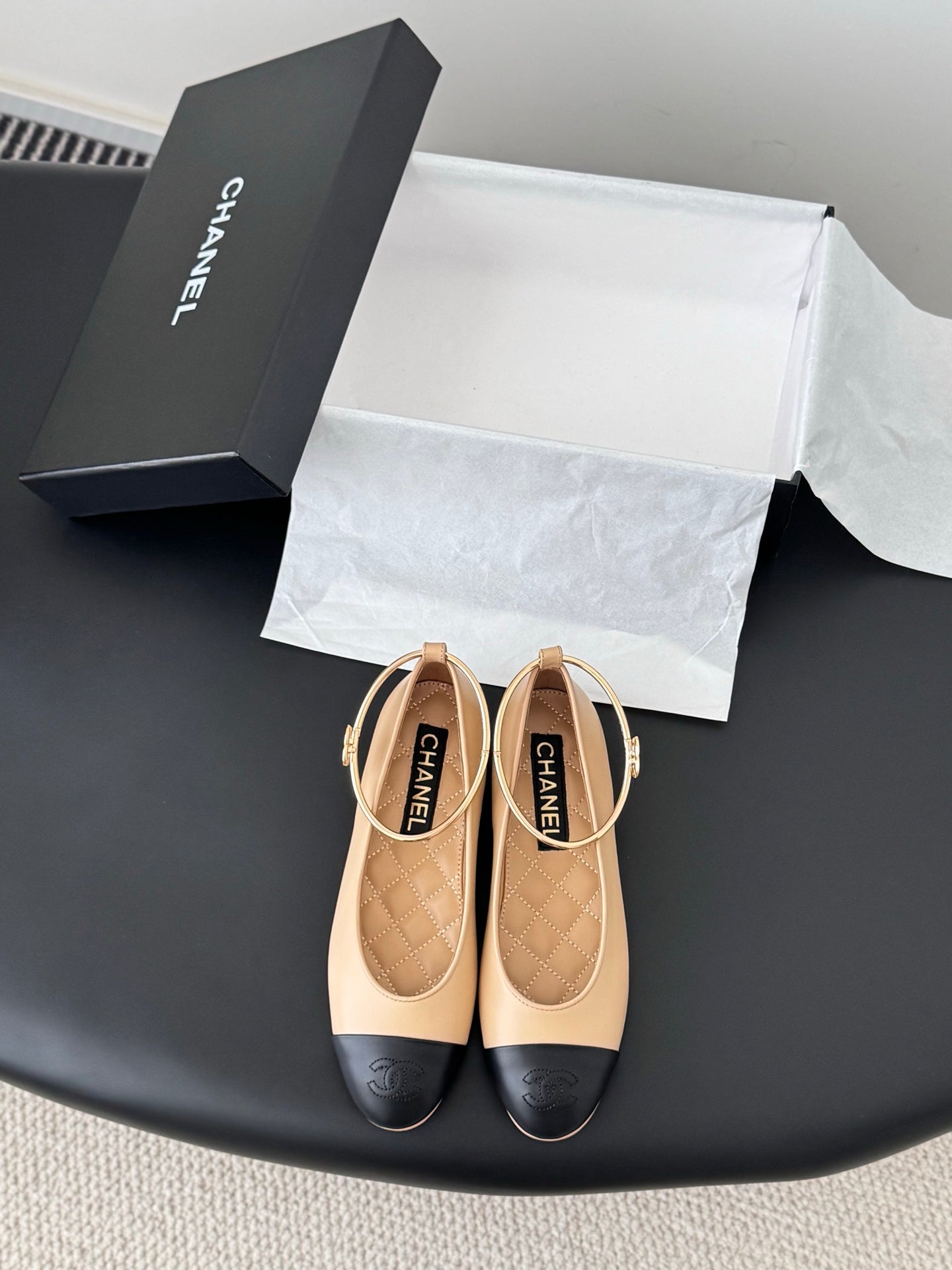 26C series Mary Jane flats