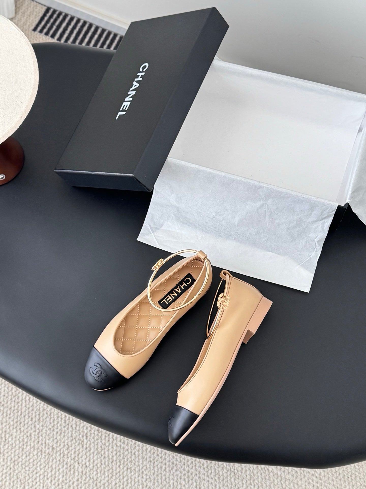 26C series Mary Jane flats