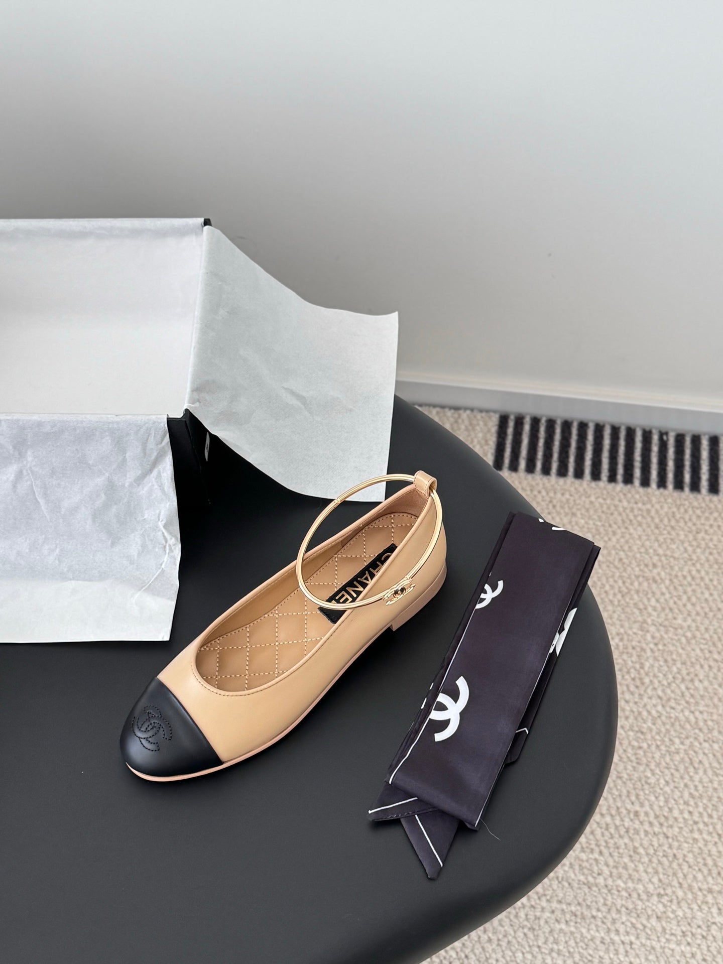 26C series Mary Jane flats