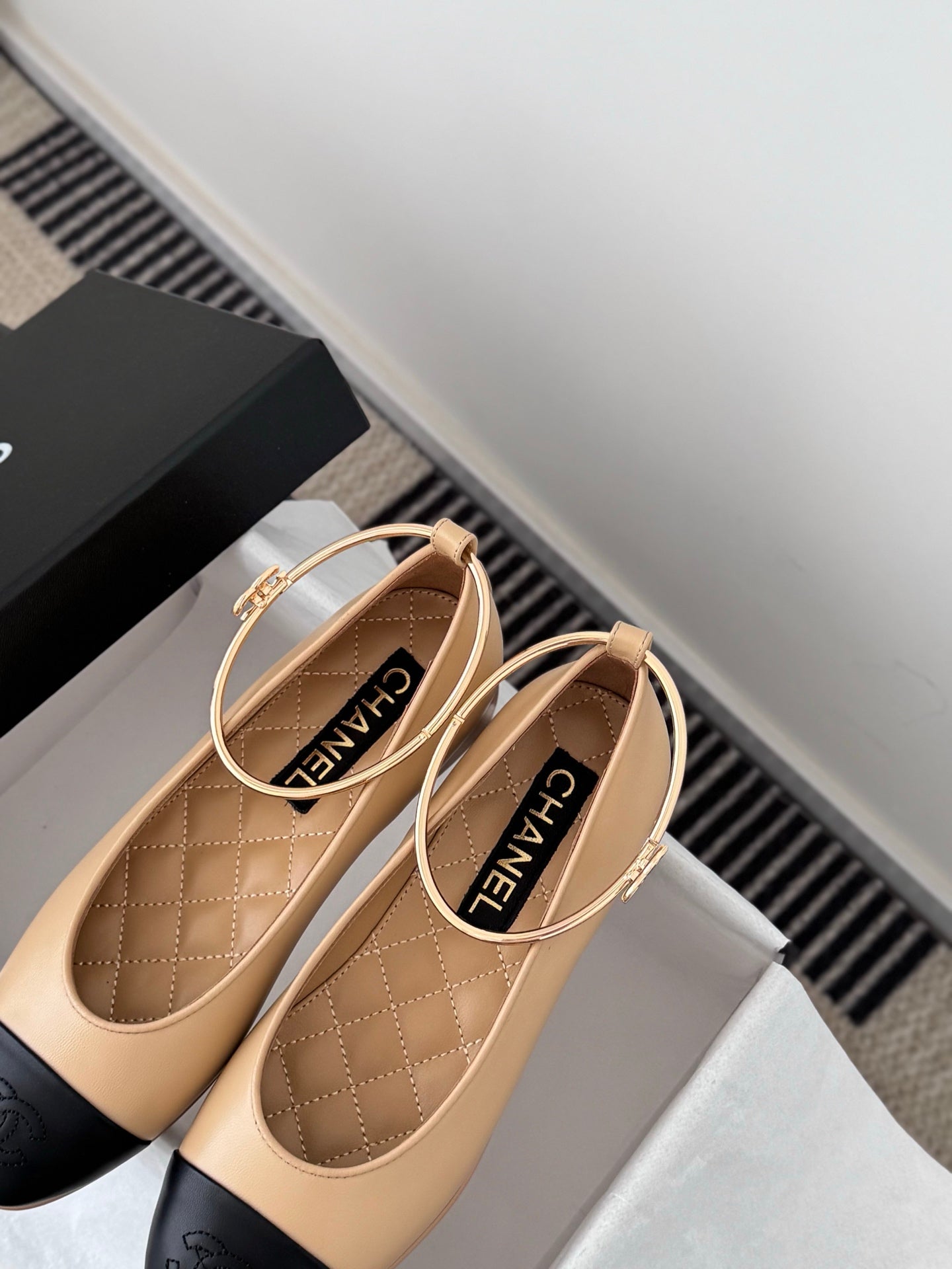 26C series Mary Jane flats