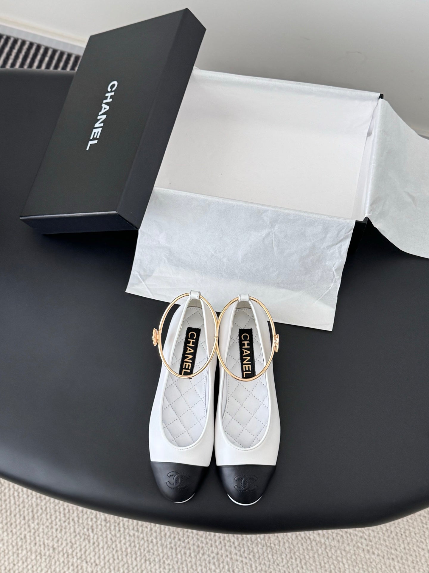 26C series Mary Jane flats