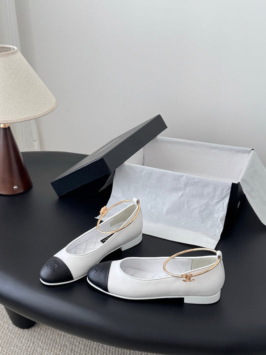 26C series Mary Jane flats