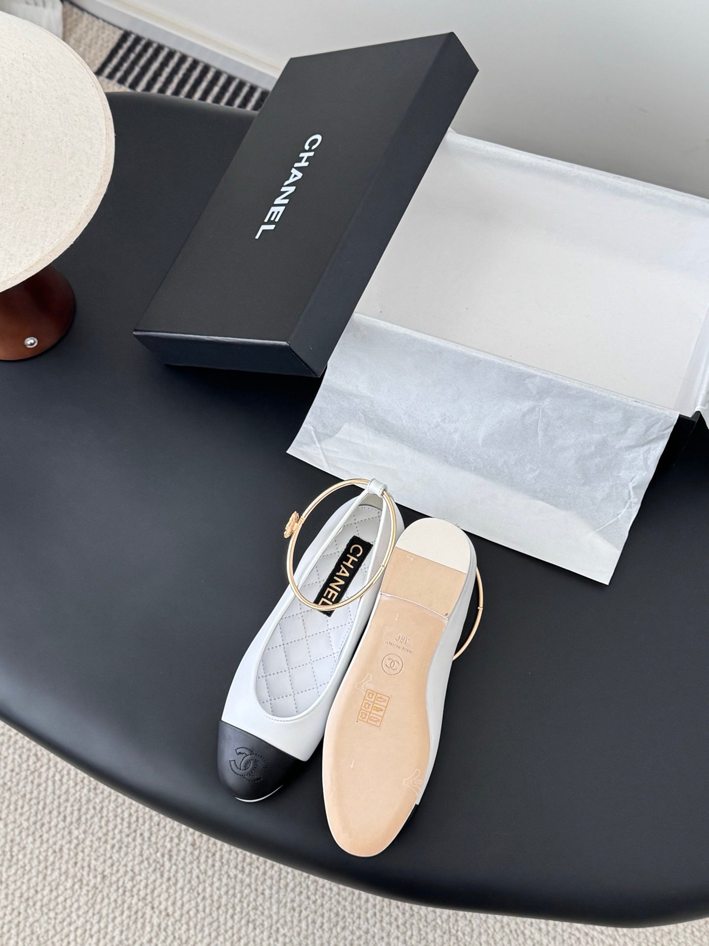 26C series Mary Jane flats