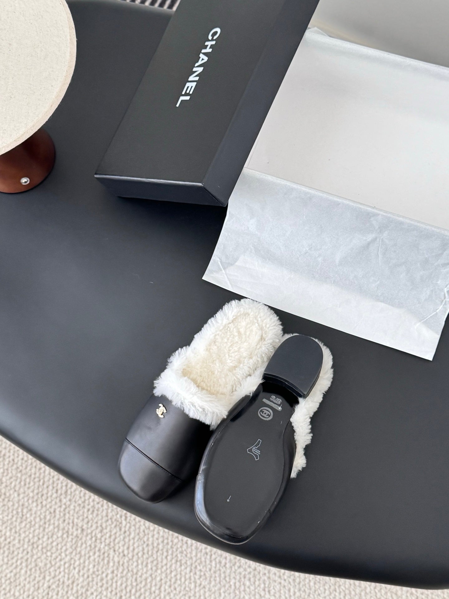 25FW new fluffy slippers