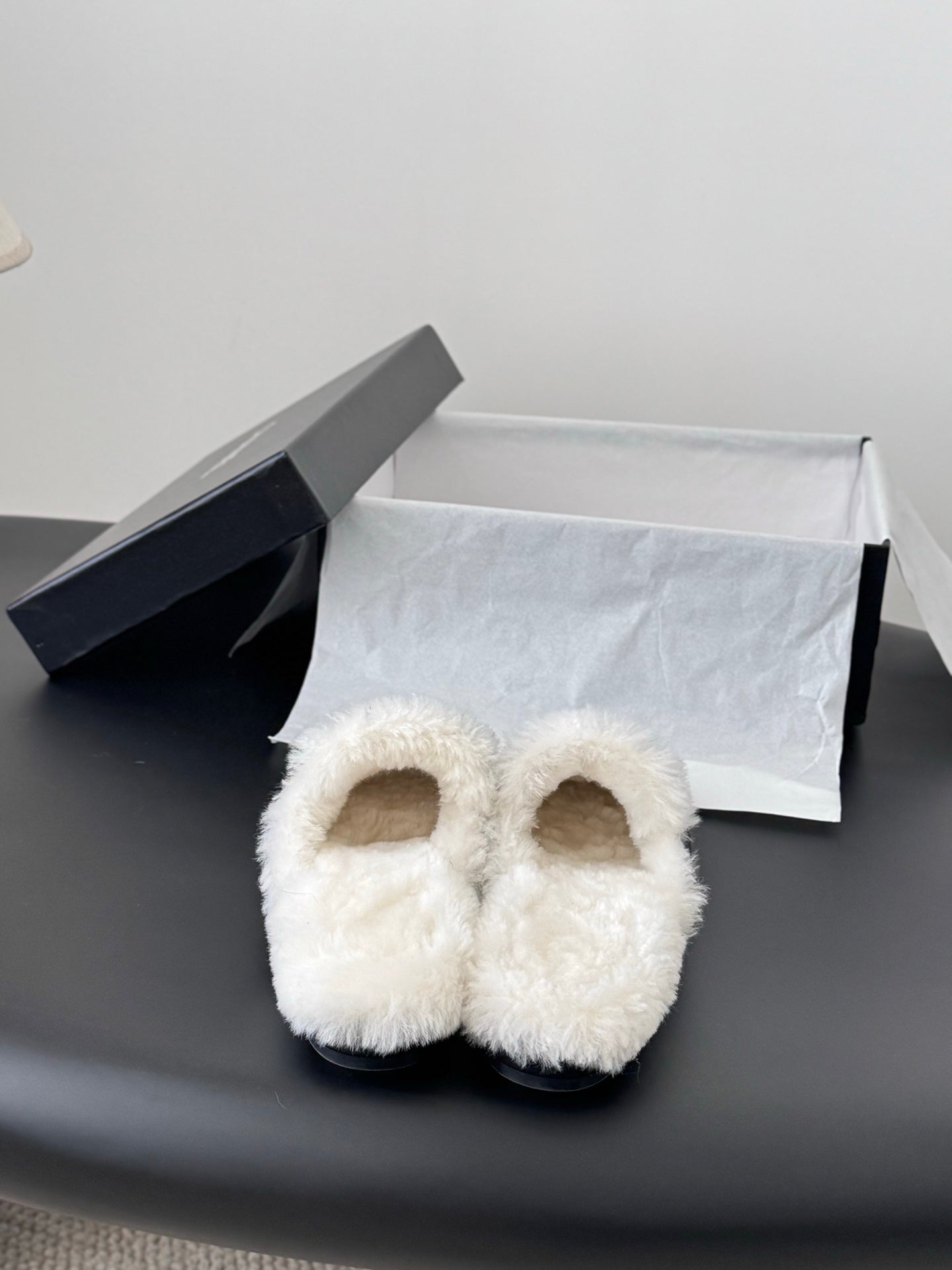25FW new fluffy slippers
