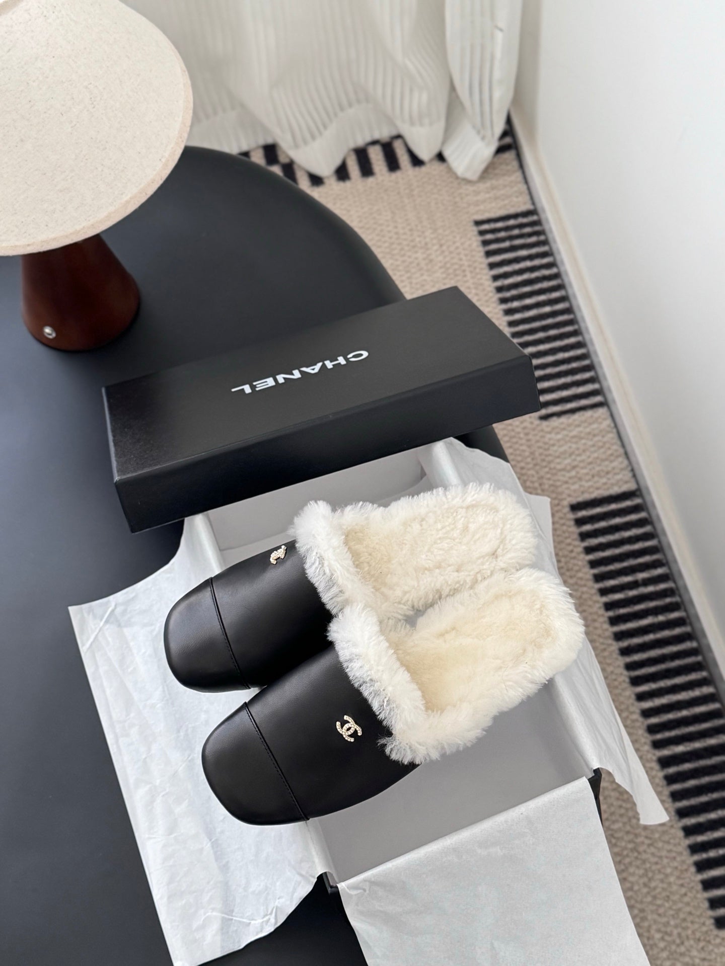 25FW new fluffy slippers