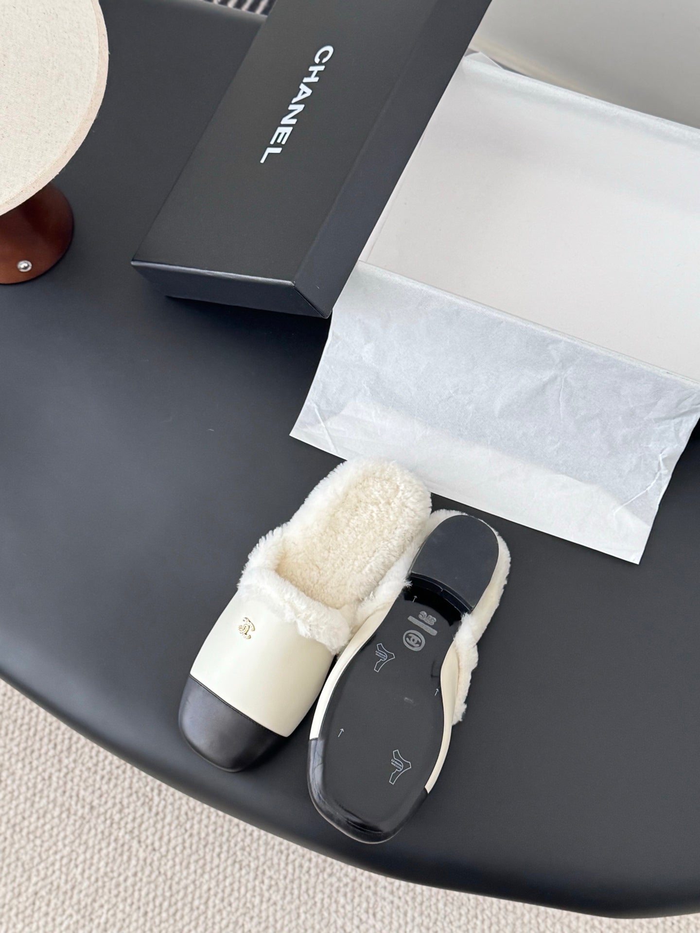 25FW new fluffy slippers