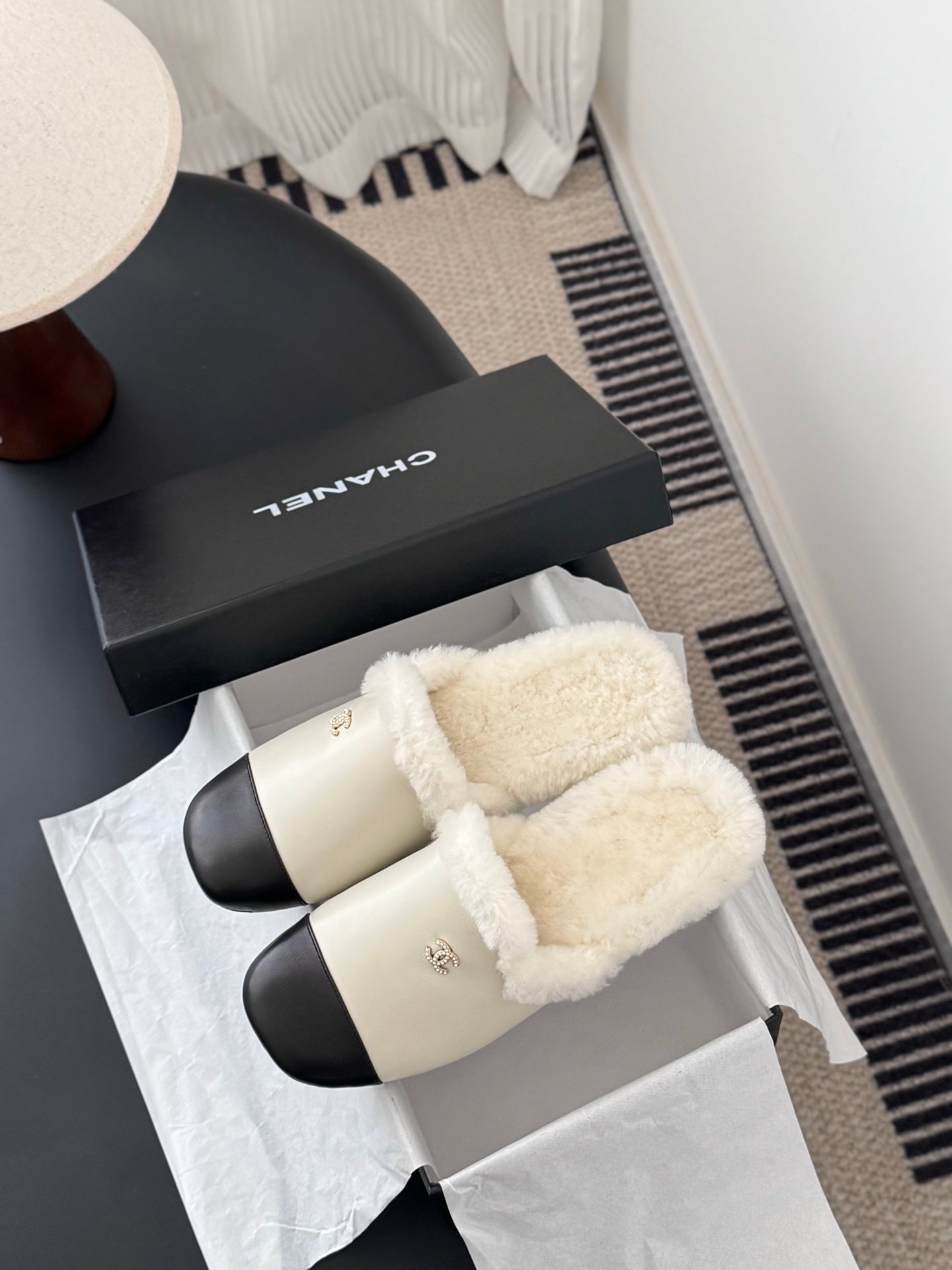 25FW new fluffy slippers