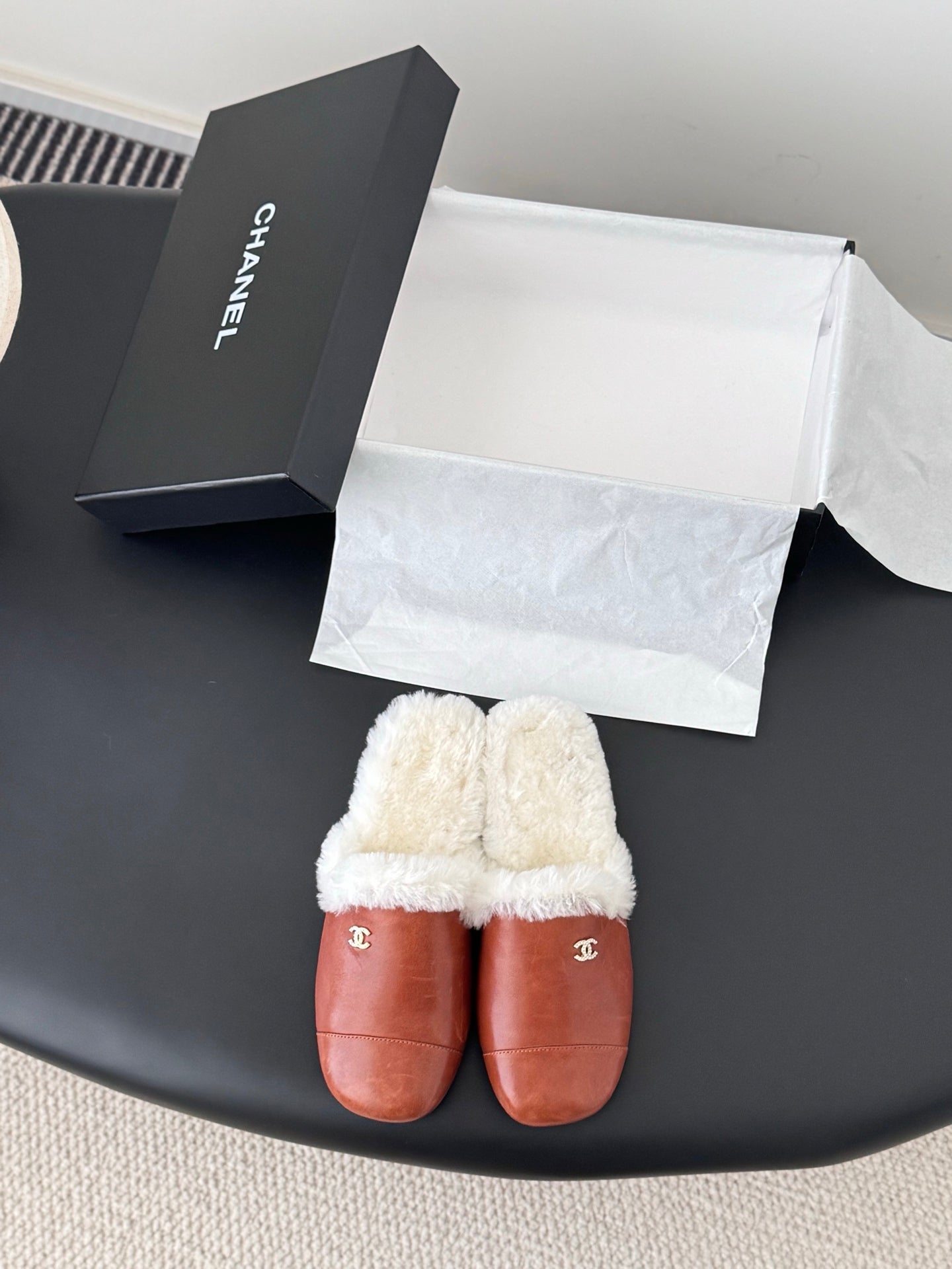 25FW new fluffy slippers