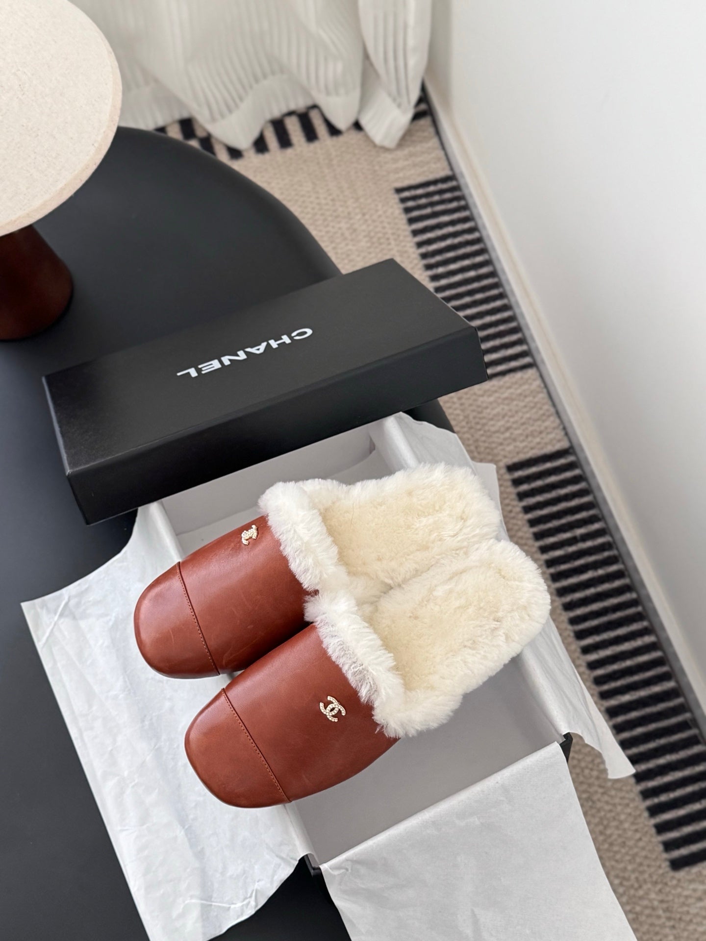 25FW new fluffy slippers