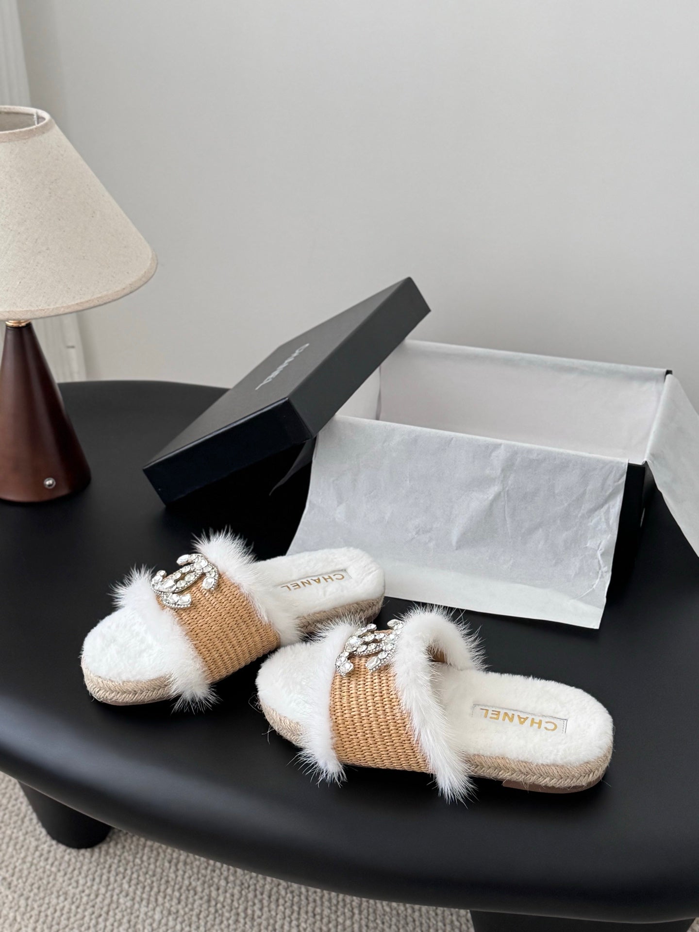 25FW new fluffy slippers