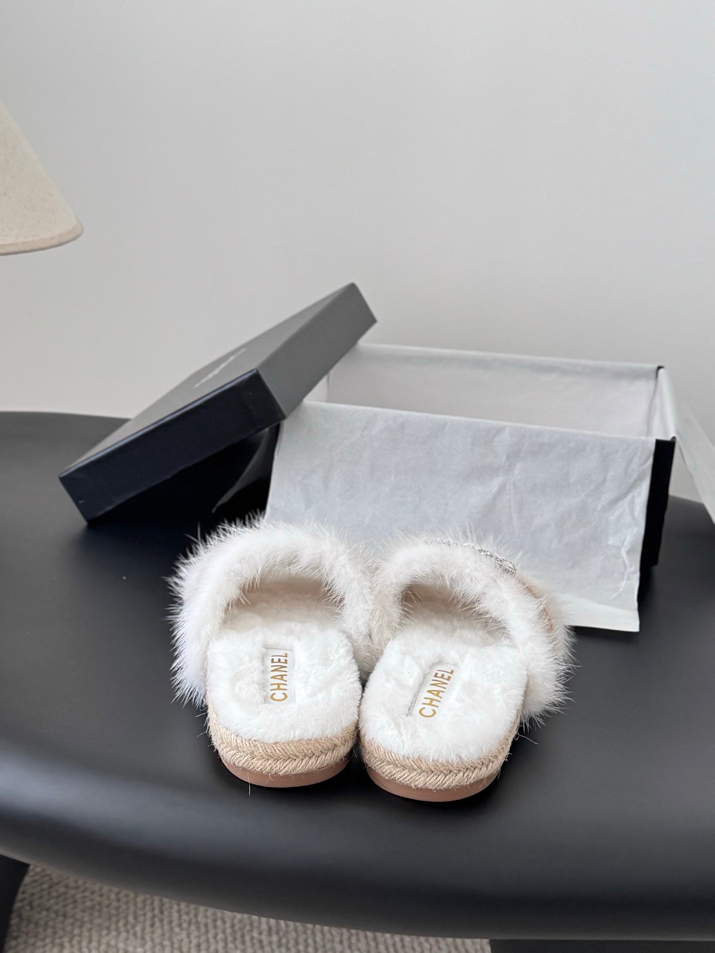 25FW new fluffy slippers
