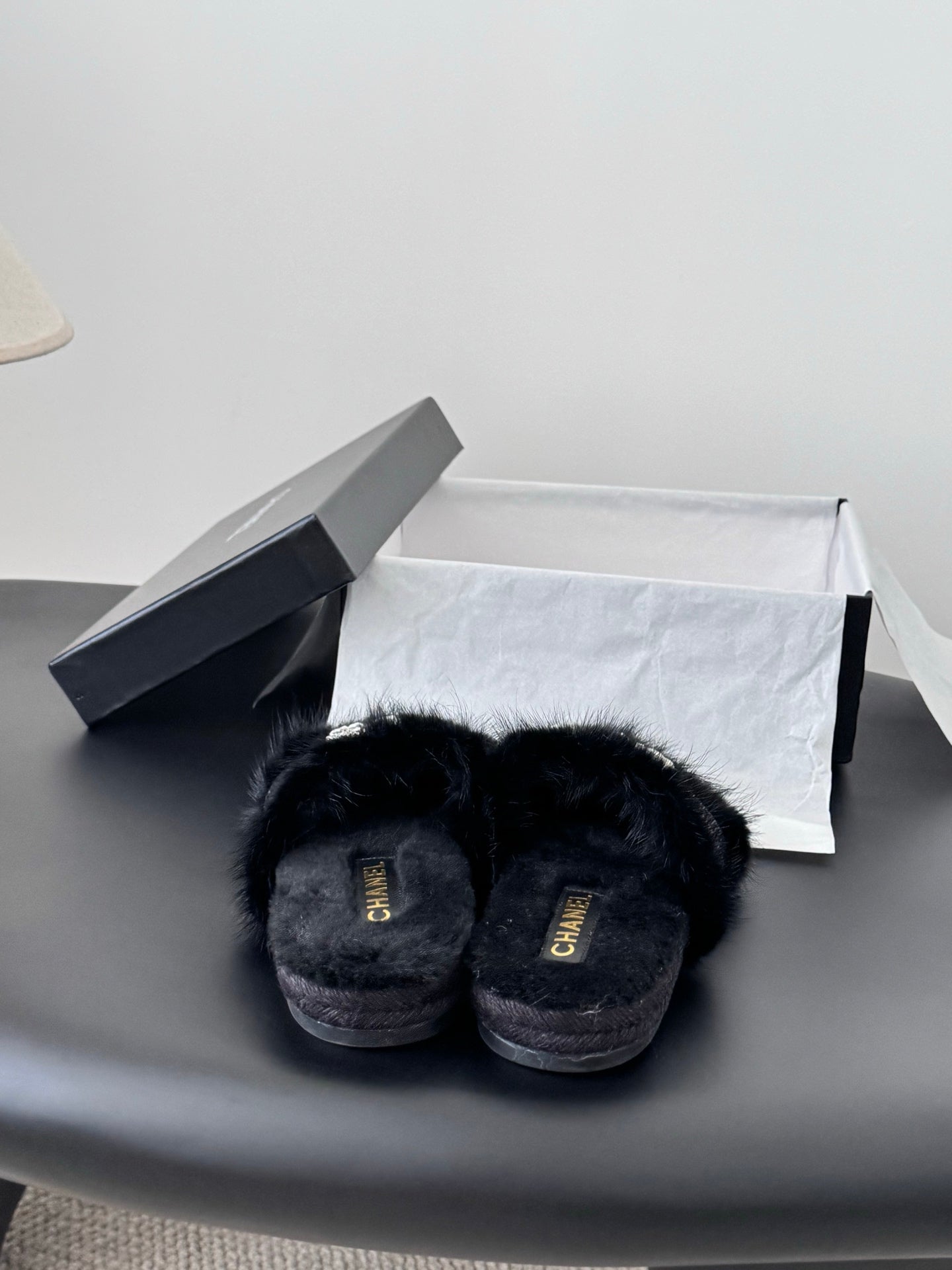 25FW new fluffy slippers