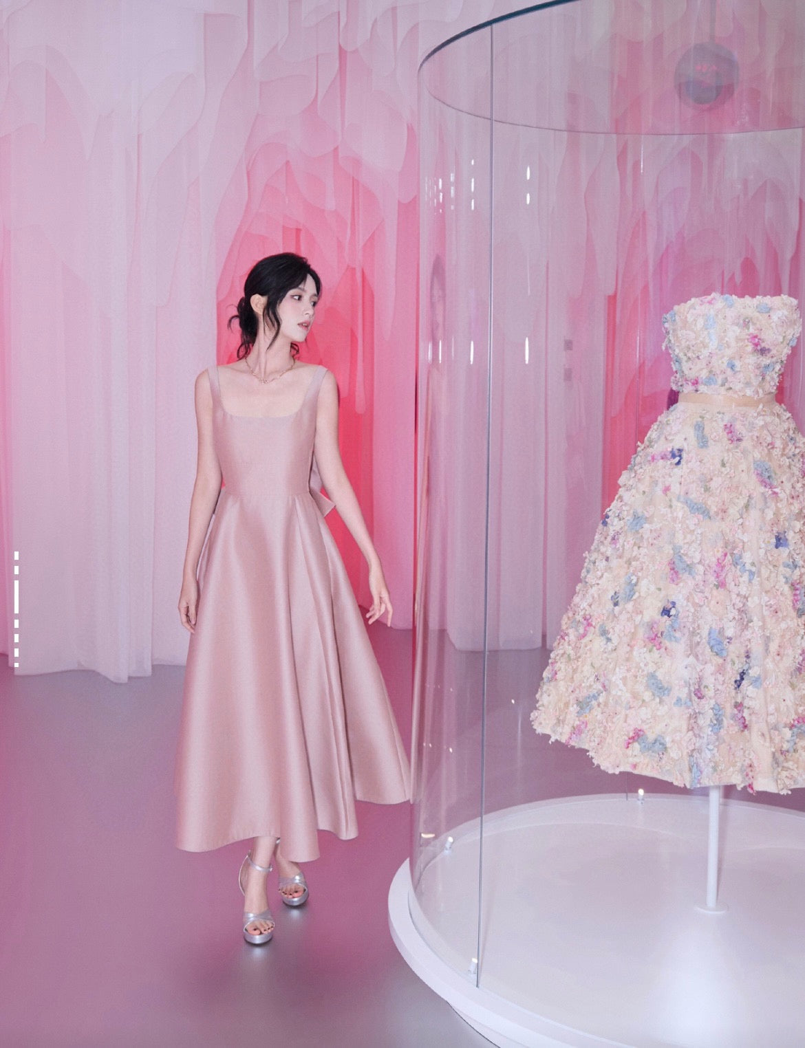 26SS New Hepburn Style Back Bow Sleeveless Dress