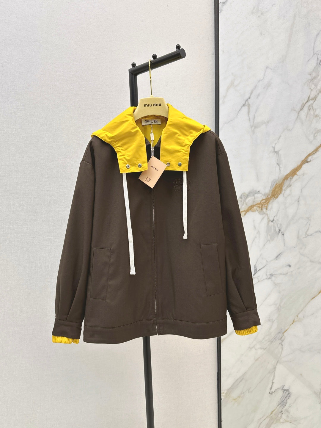 25FW latest contrast color hooded jacket