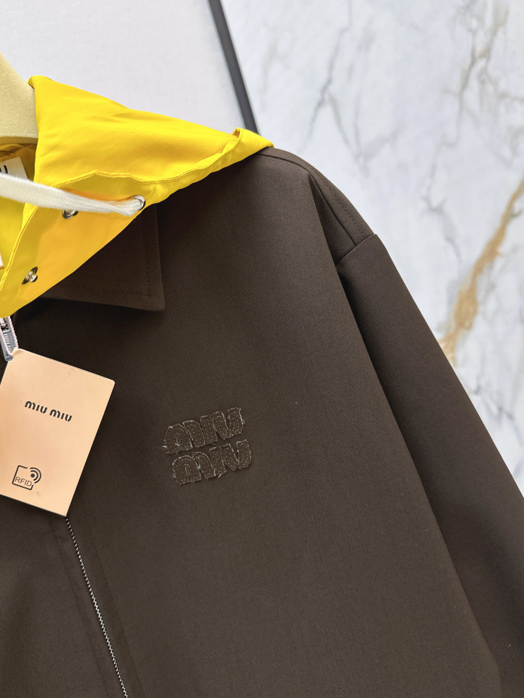 25FW latest contrast color hooded jacket