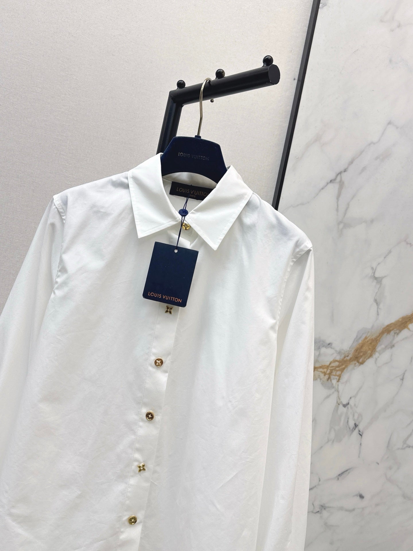 25FW new style lapel buttoned clean and simple white shirt