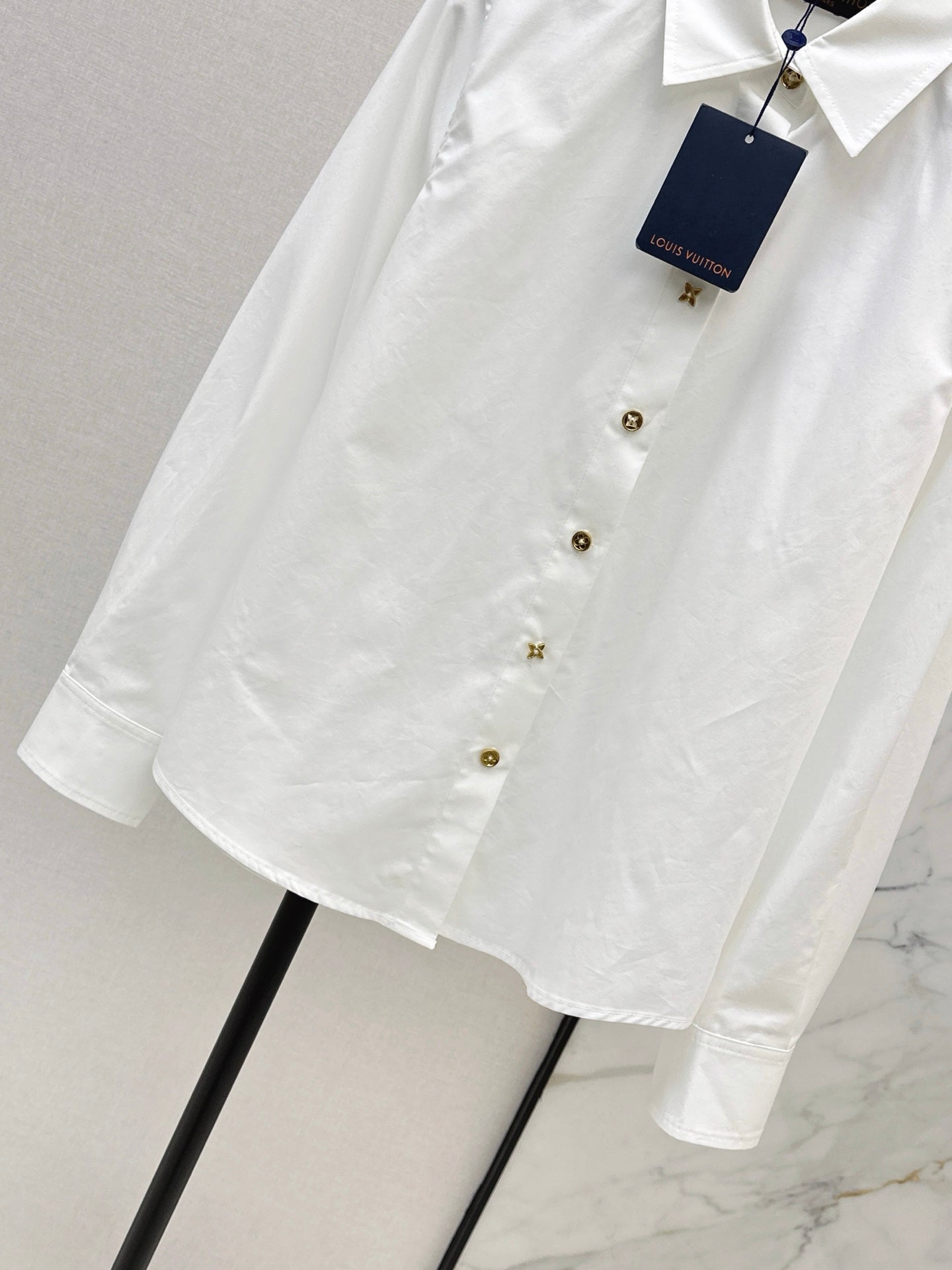 25FW new style lapel buttoned clean and simple white shirt