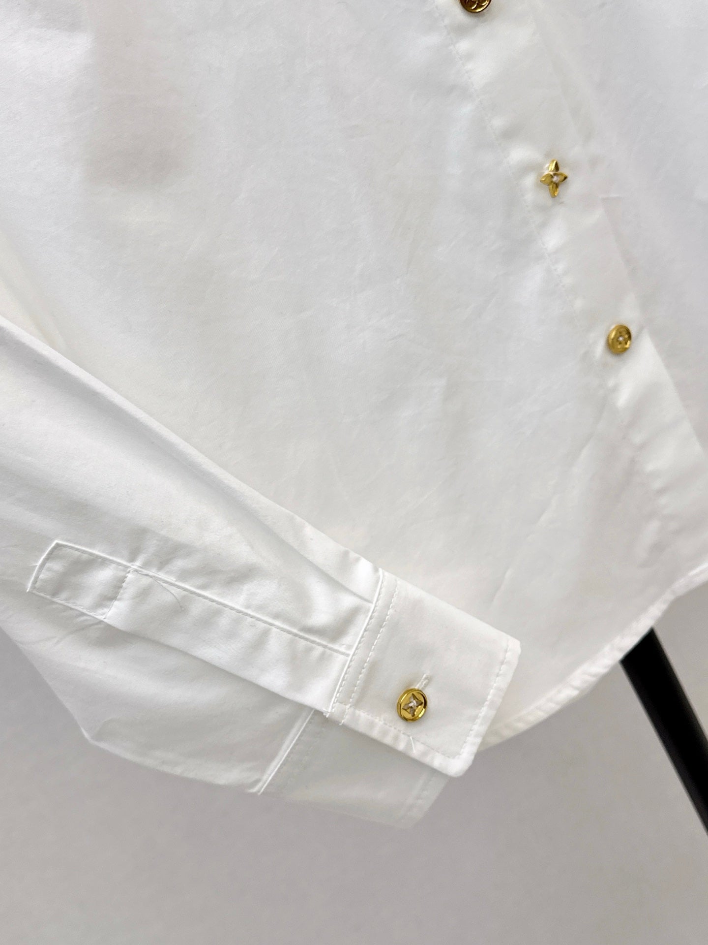 25FW new style lapel buttoned clean and simple white shirt