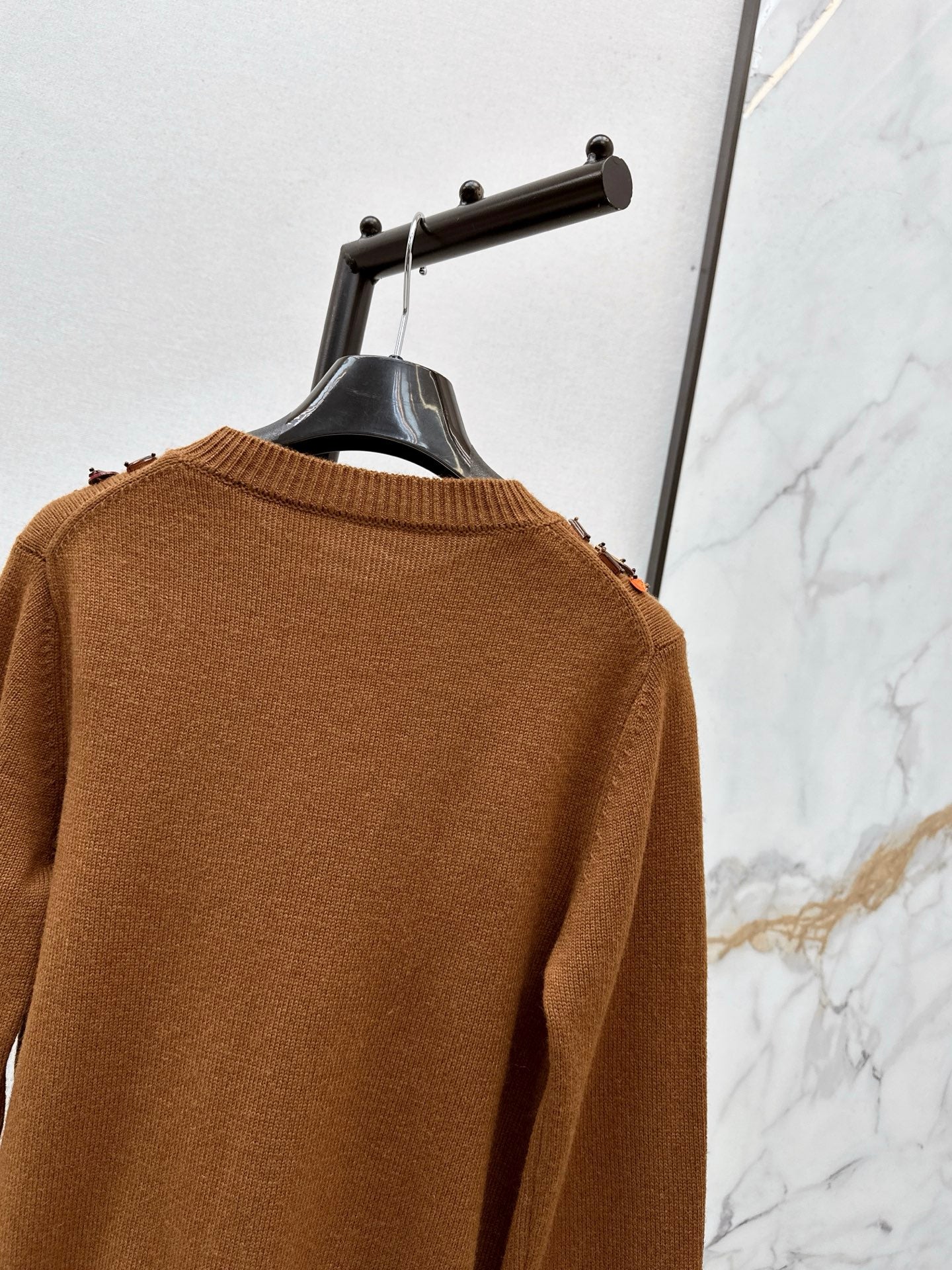 25FW embroidery sweater