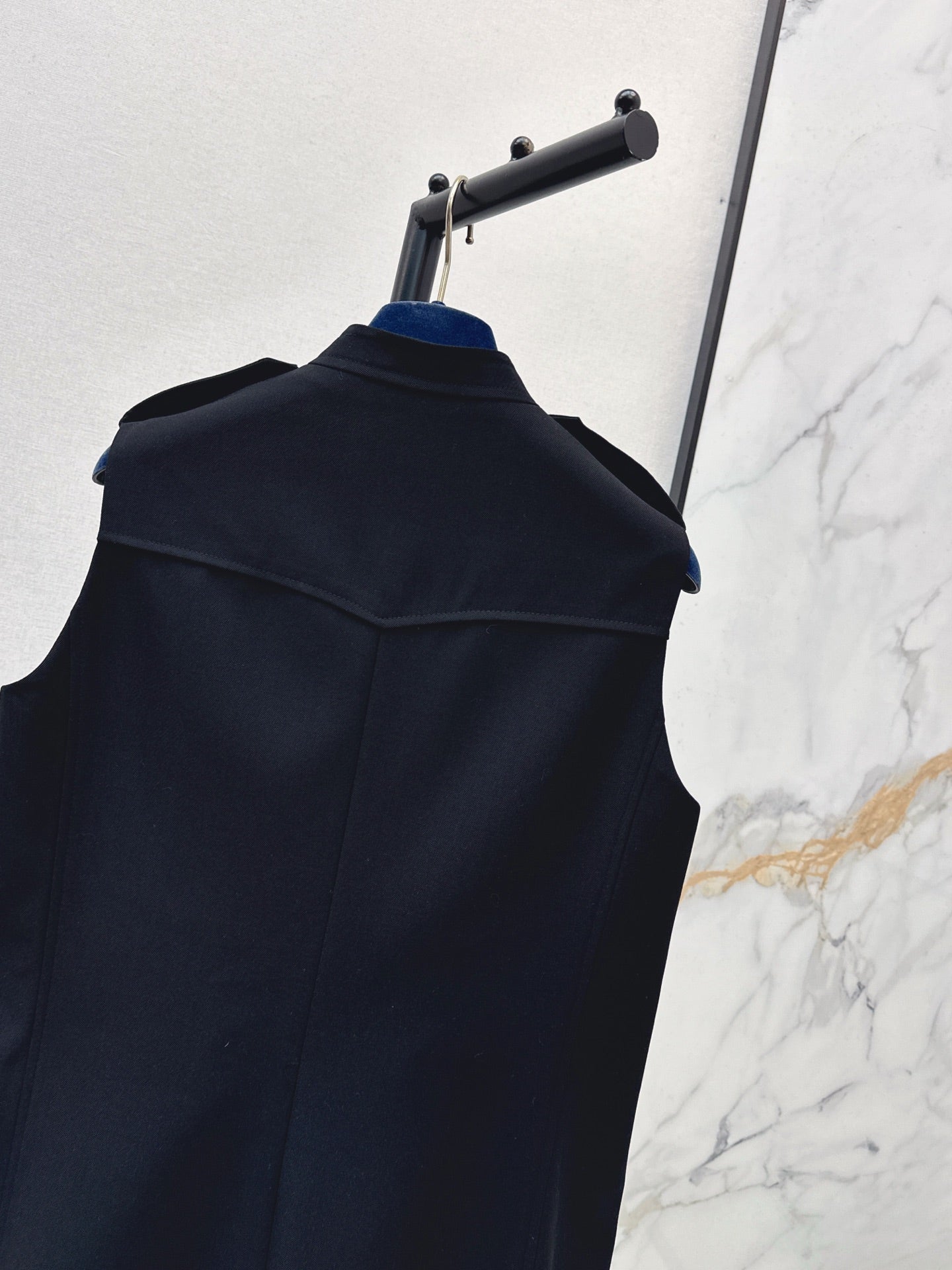 25FW  zip-up sleeveless dress