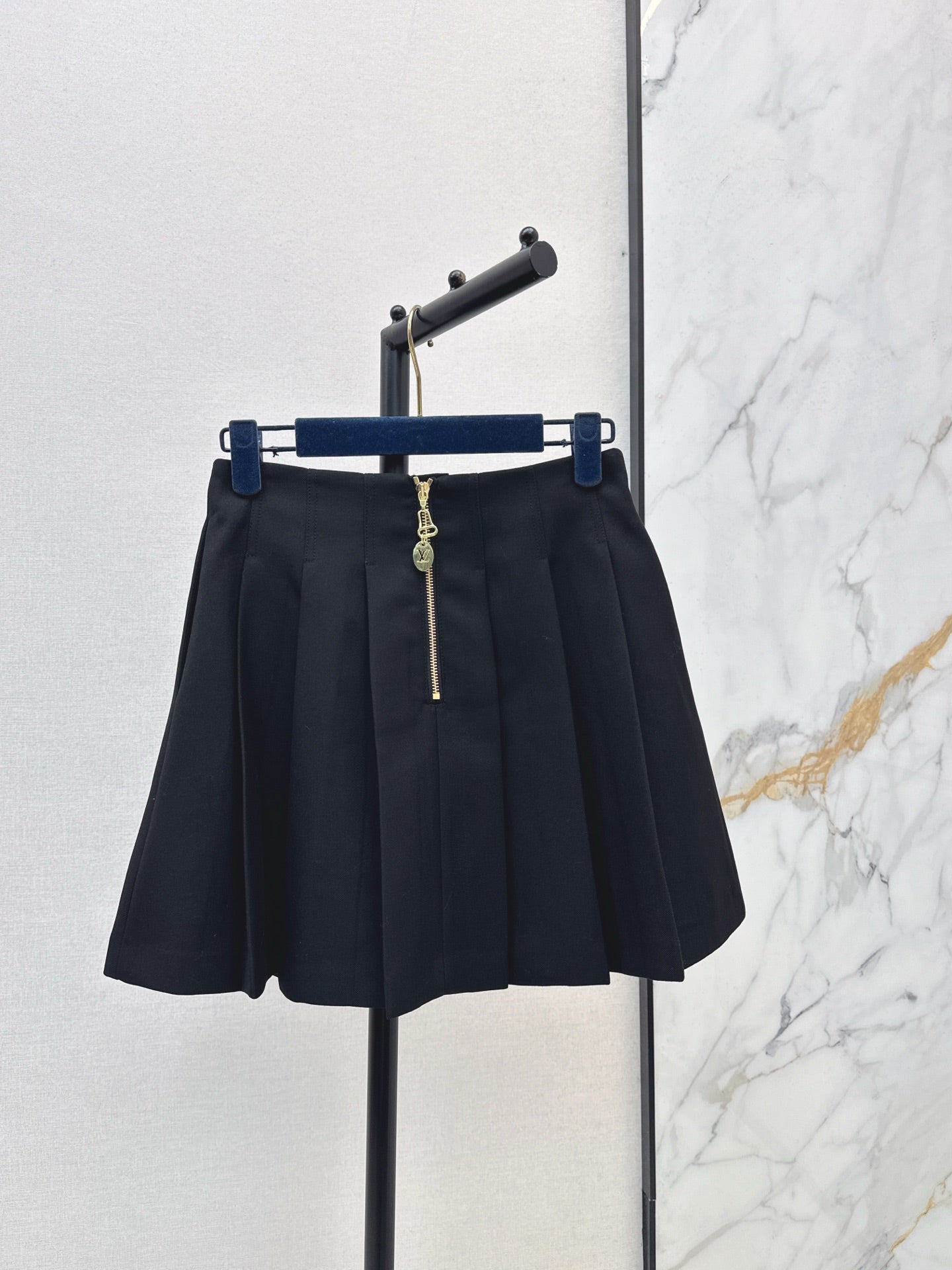 25FW  pleated skirt