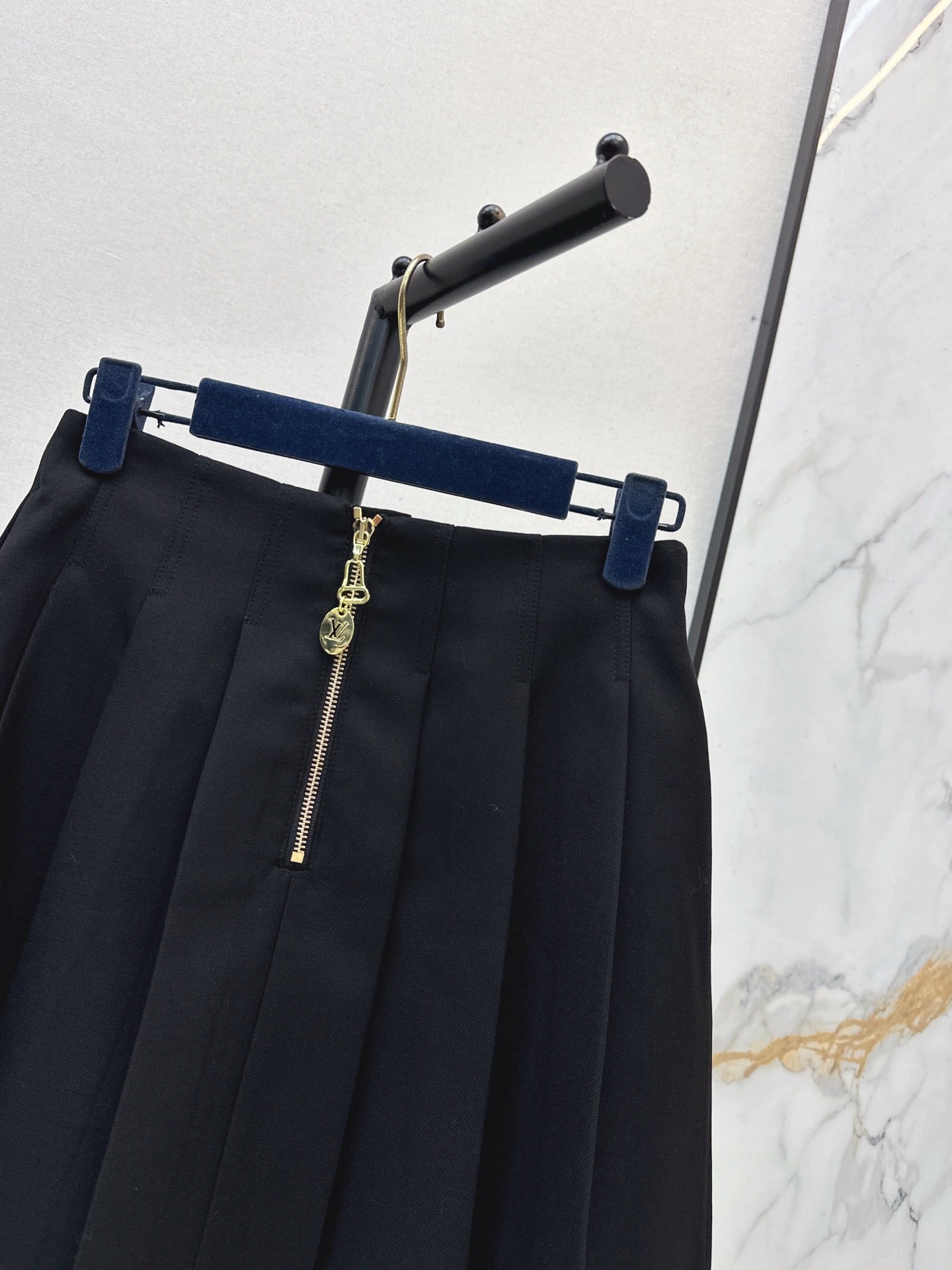 25FW  pleated skirt
