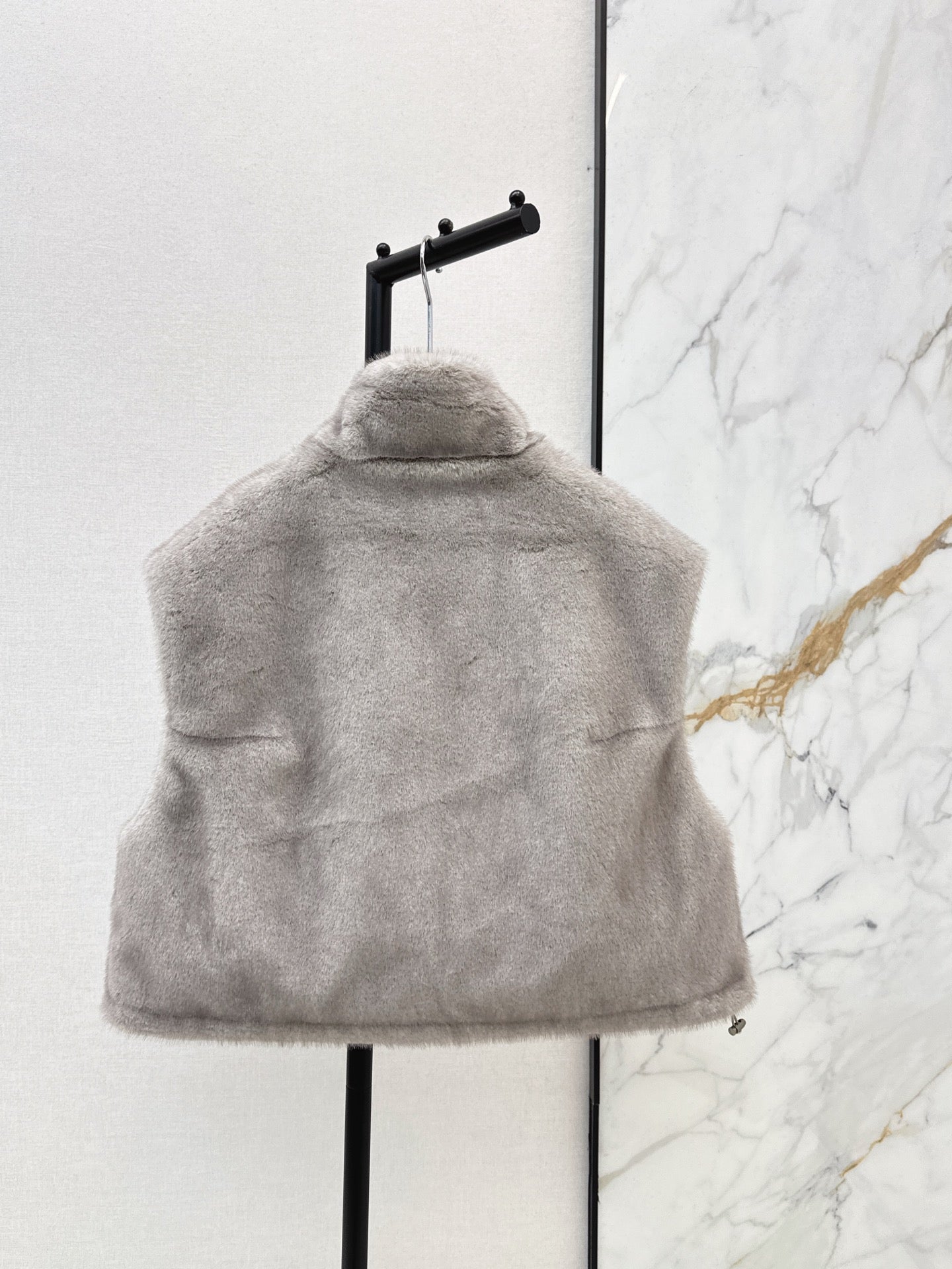 25FW reversible faux fur vest jacket