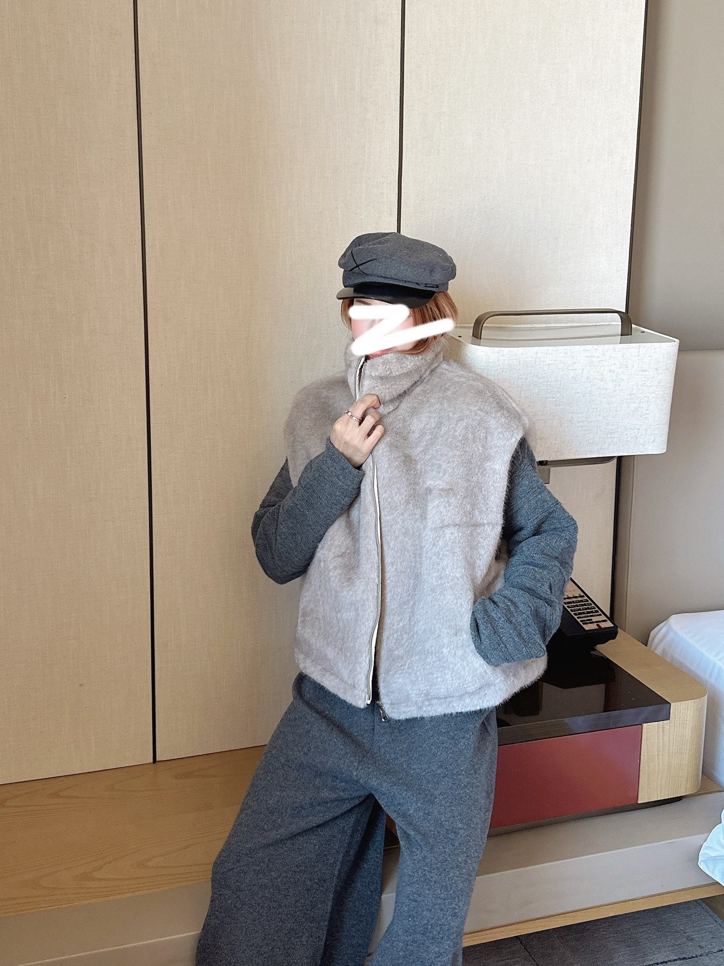 25FW reversible faux fur vest jacket