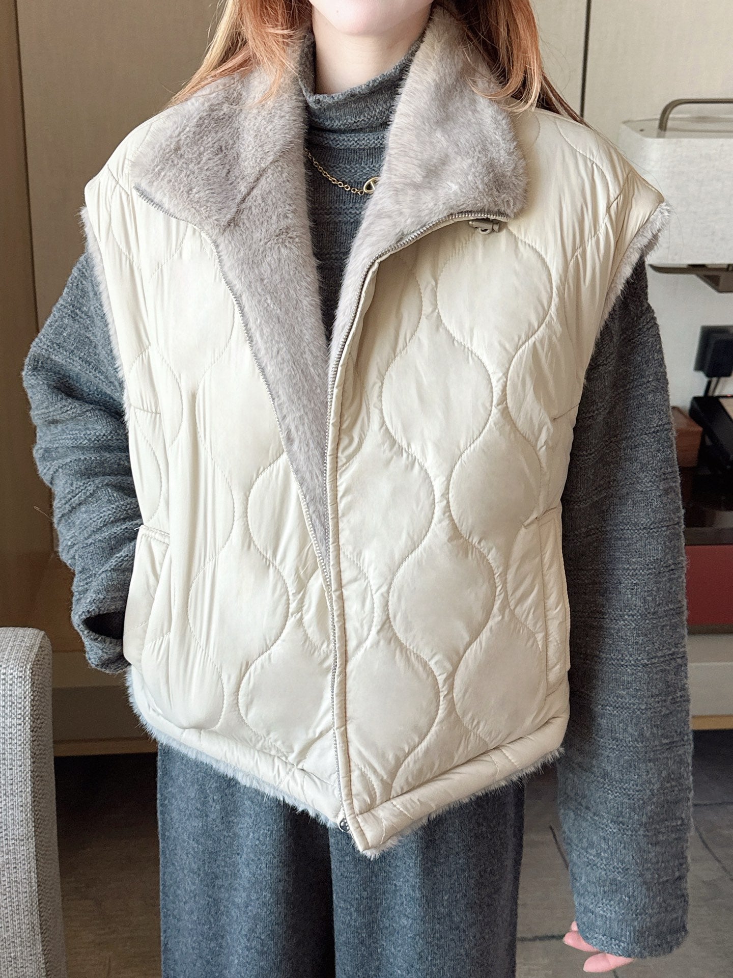25FW reversible faux fur vest jacket