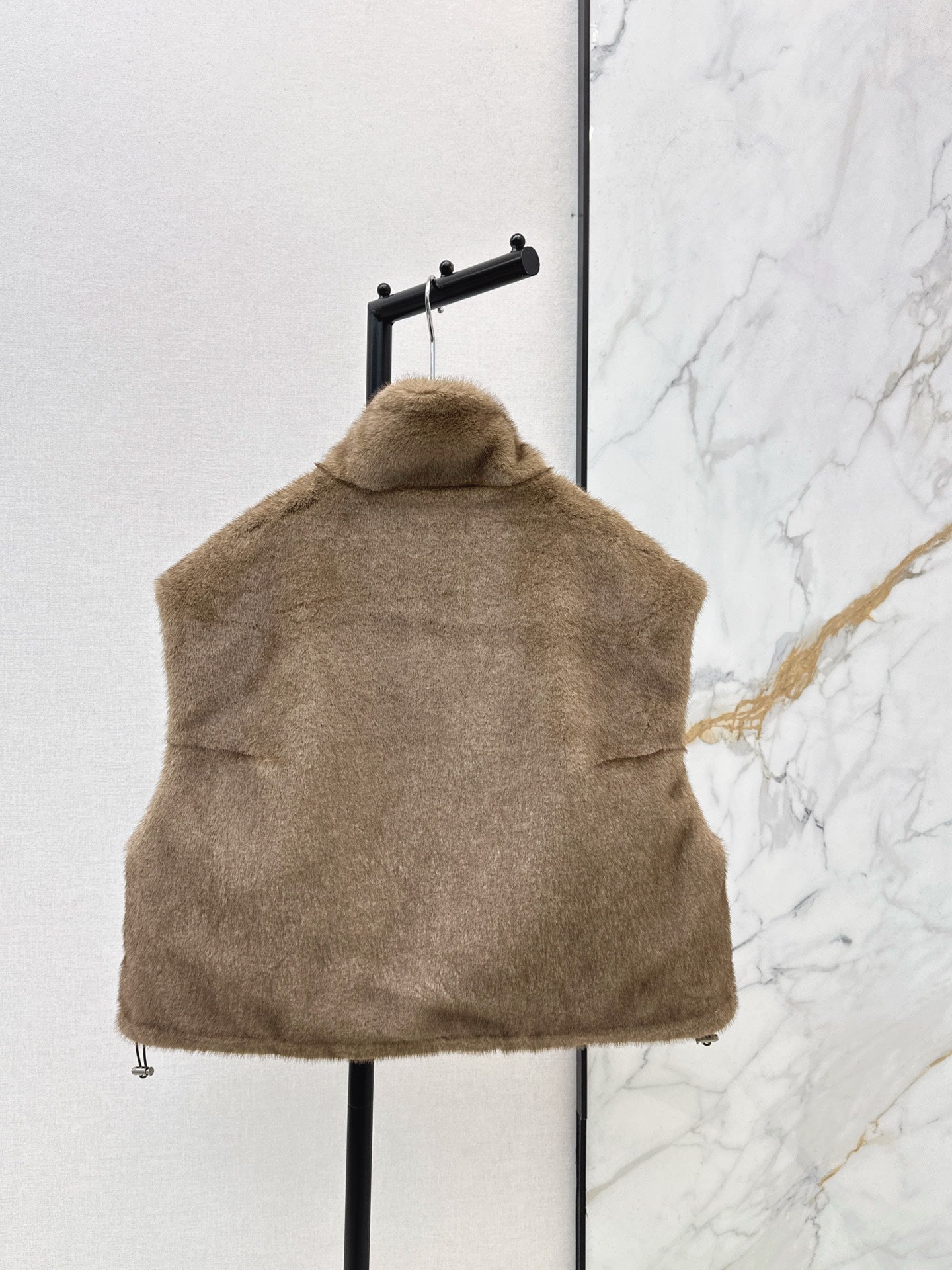 25FW reversible faux fur vest jacket