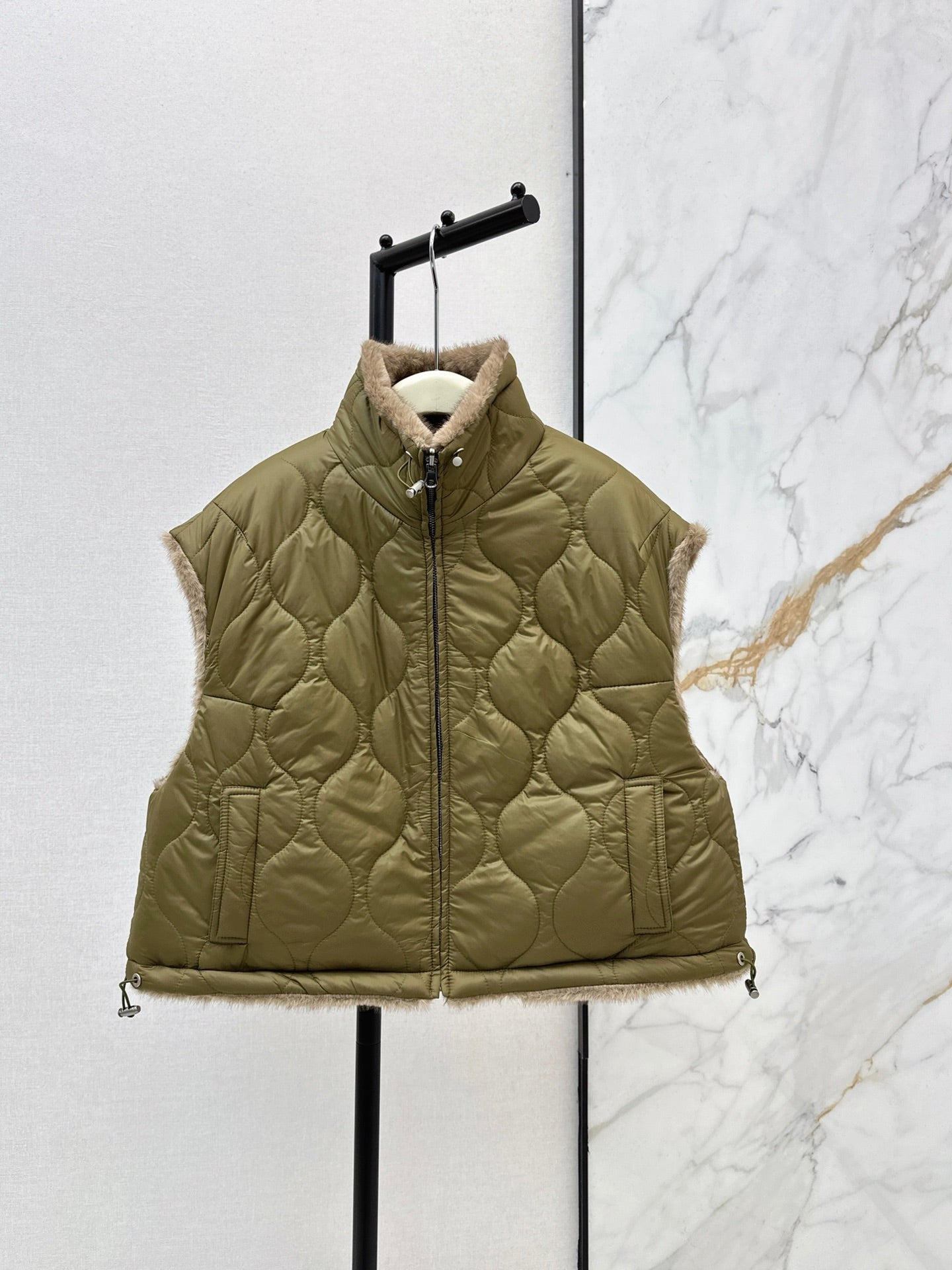 25FW reversible faux fur vest jacket